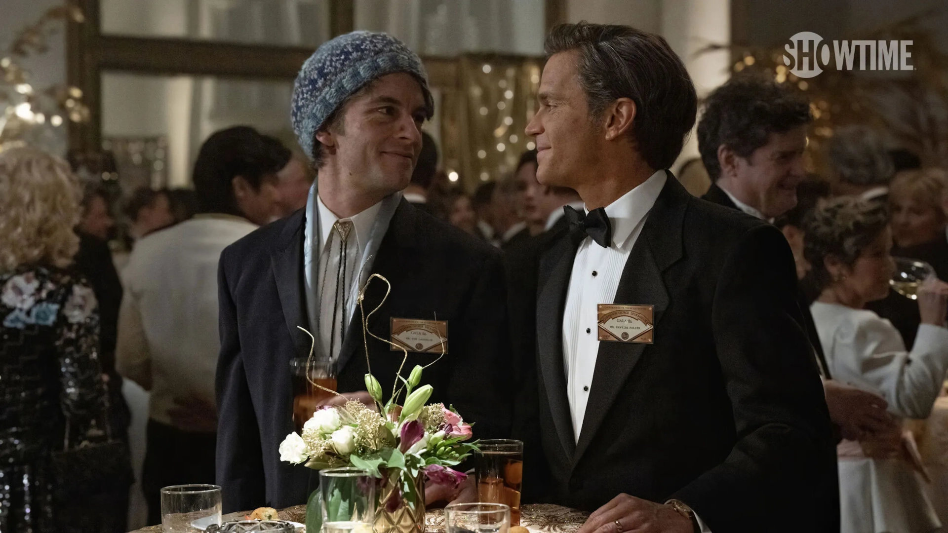 Jonathan Bailey and Matt Bomer in Fellow Travelers (2023)