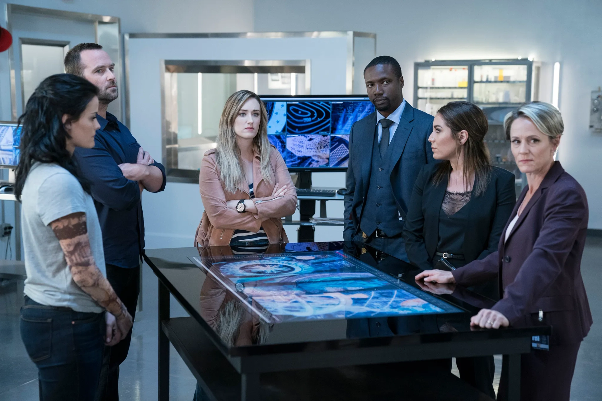 Mary Stuart Masterson, Rob Brown, Ashley Johnson, Sullivan Stapleton, Jaimie Alexander, and Audrey Esparza in Blindspot (2015)