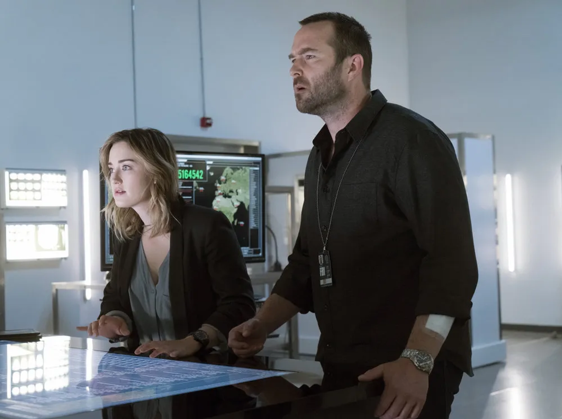 Ashley Johnson and Sullivan Stapleton in Blindspot (2015)