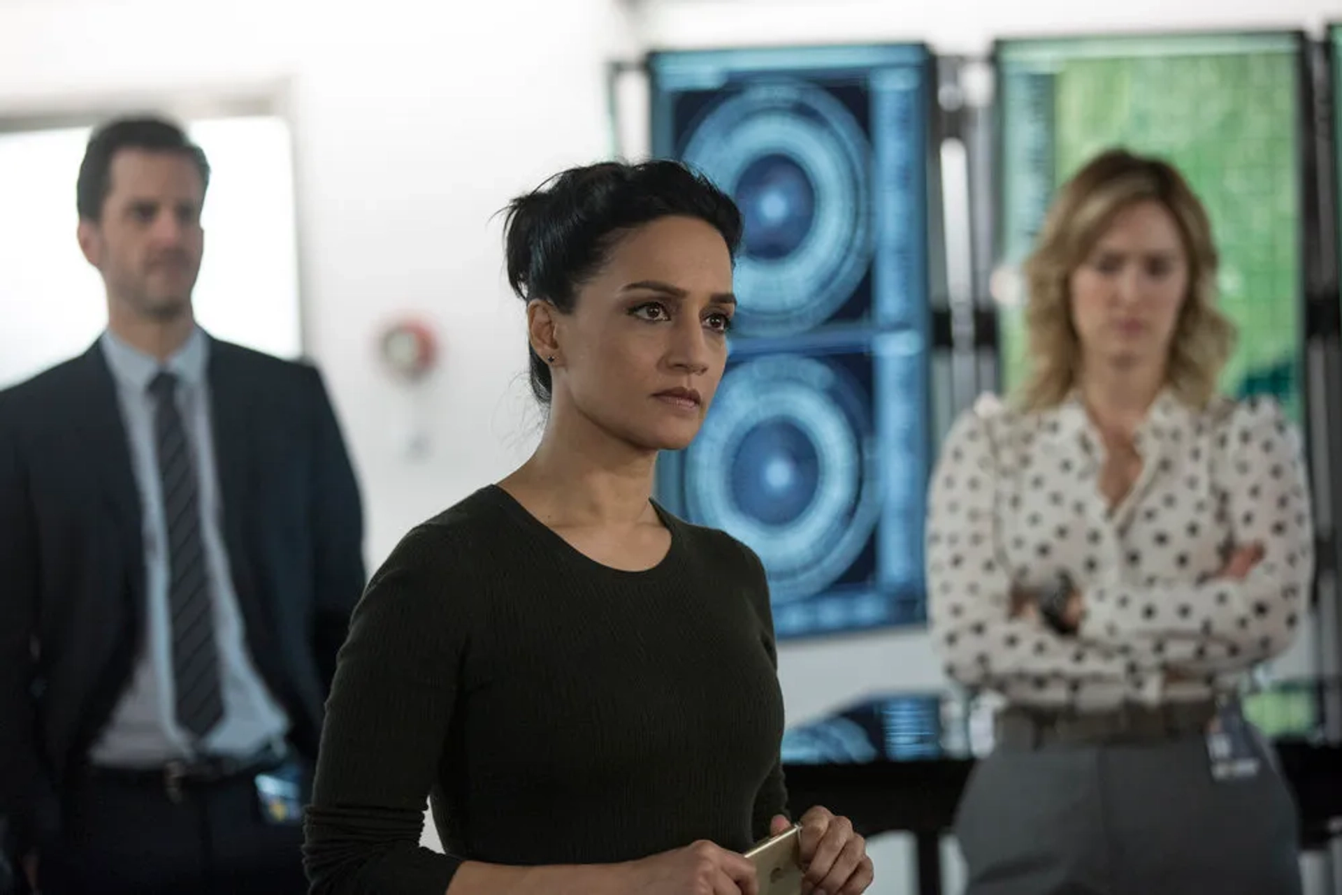 Ashley Johnson, Archie Panjabi, and Aaron Abrams in Blindspot (2015)