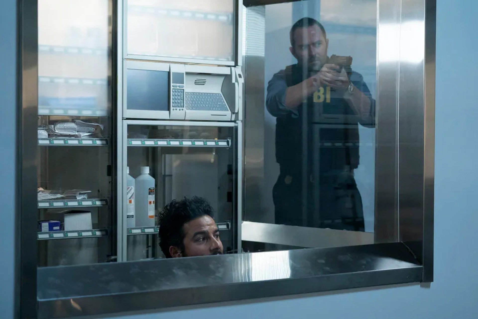 Sullivan Stapleton and Ennis Esmer in Blindspot (2015)