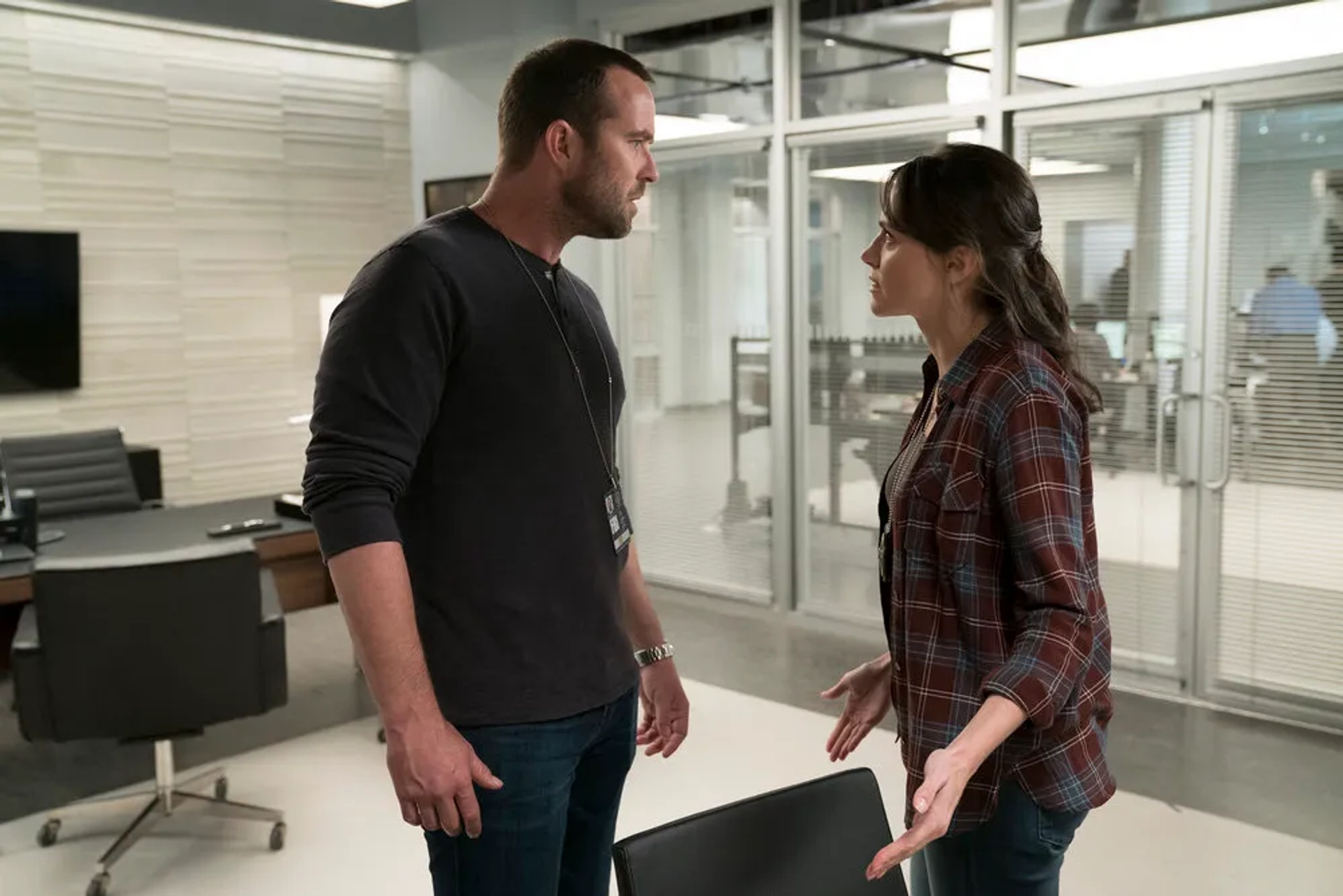 Trieste Kelly Dunn and Sullivan Stapleton in Blindspot (2015)