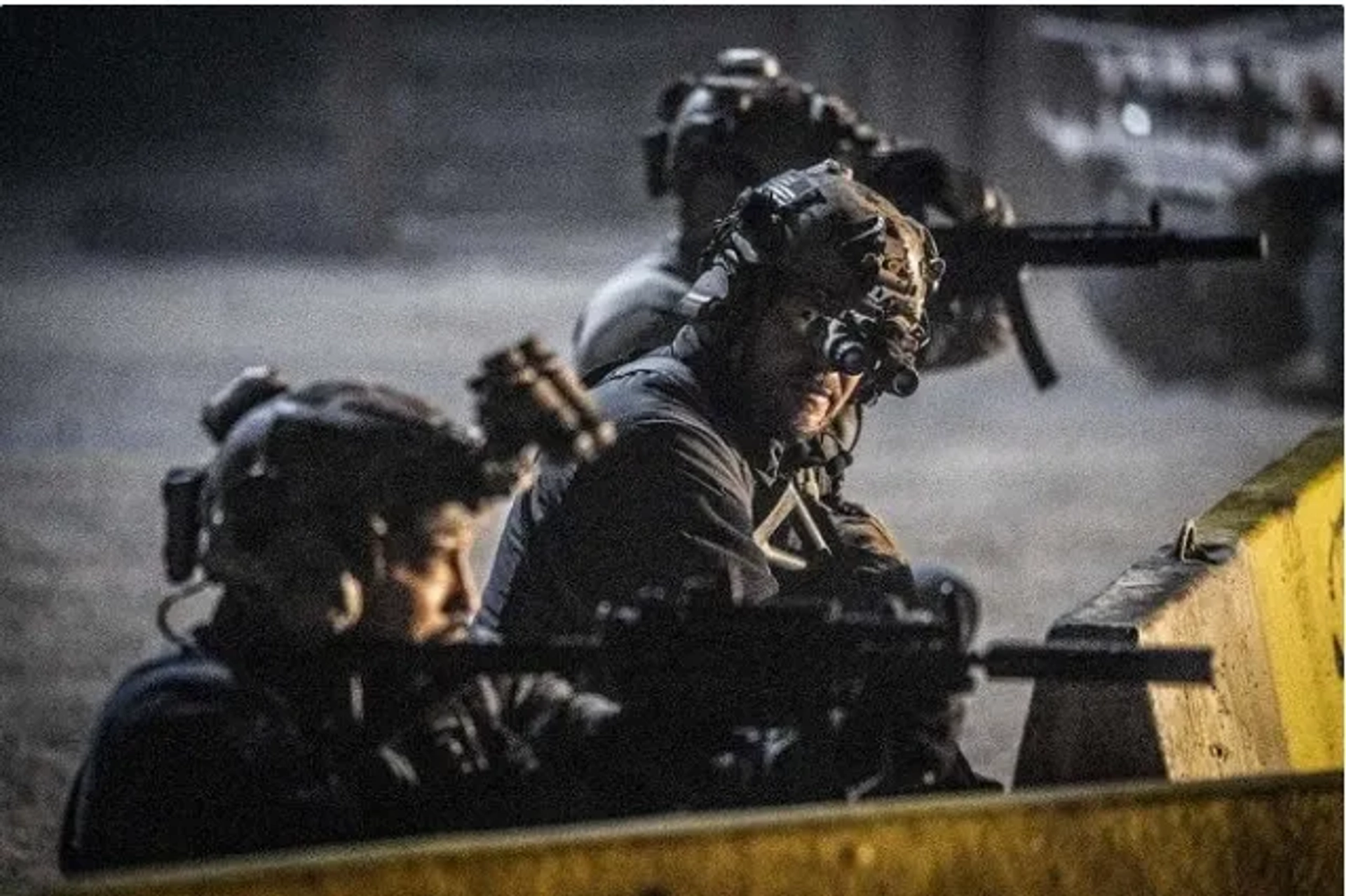 David Boreanaz and Neil Brown Jr. in SEAL Team: Reckoning (2021)