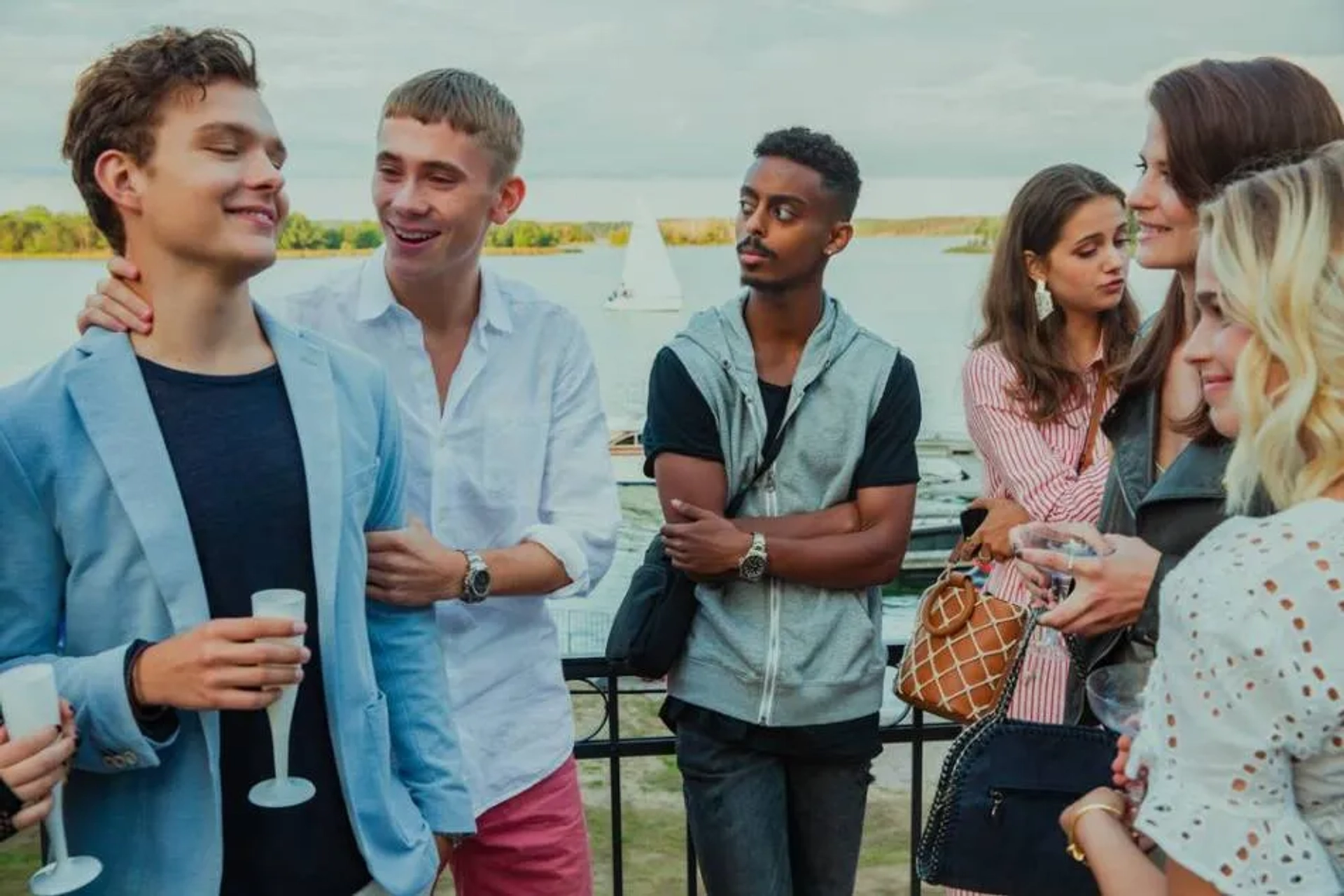 Ella Rappich, Suheib Saleh, Hanna Ardéhn, Felix Sandman, and Arvid Sand in Quicksand (2019)