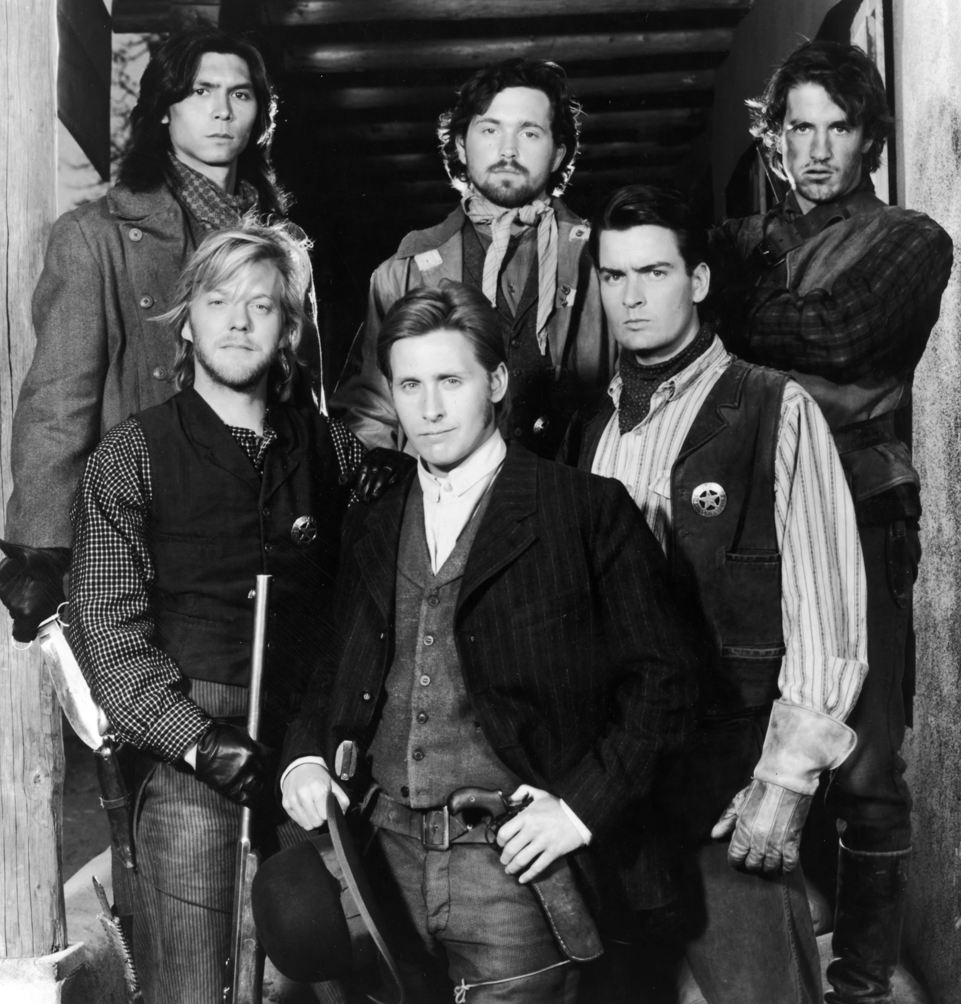 Charlie Sheen, Emilio Estevez, Dermot Mulroney, Kiefer Sutherland, Lou Diamond Phillips, and Casey Siemaszko in Young Guns (1988)