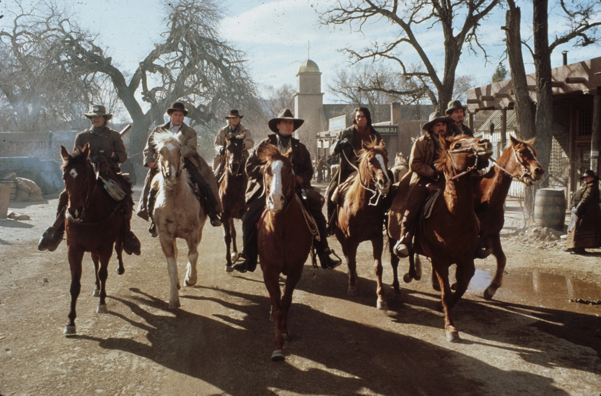 Charlie Sheen, Emilio Estevez, Dermot Mulroney, Kiefer Sutherland, Lou Diamond Phillips, Geoffrey Blake, and Casey Siemaszko in Young Guns (1988)