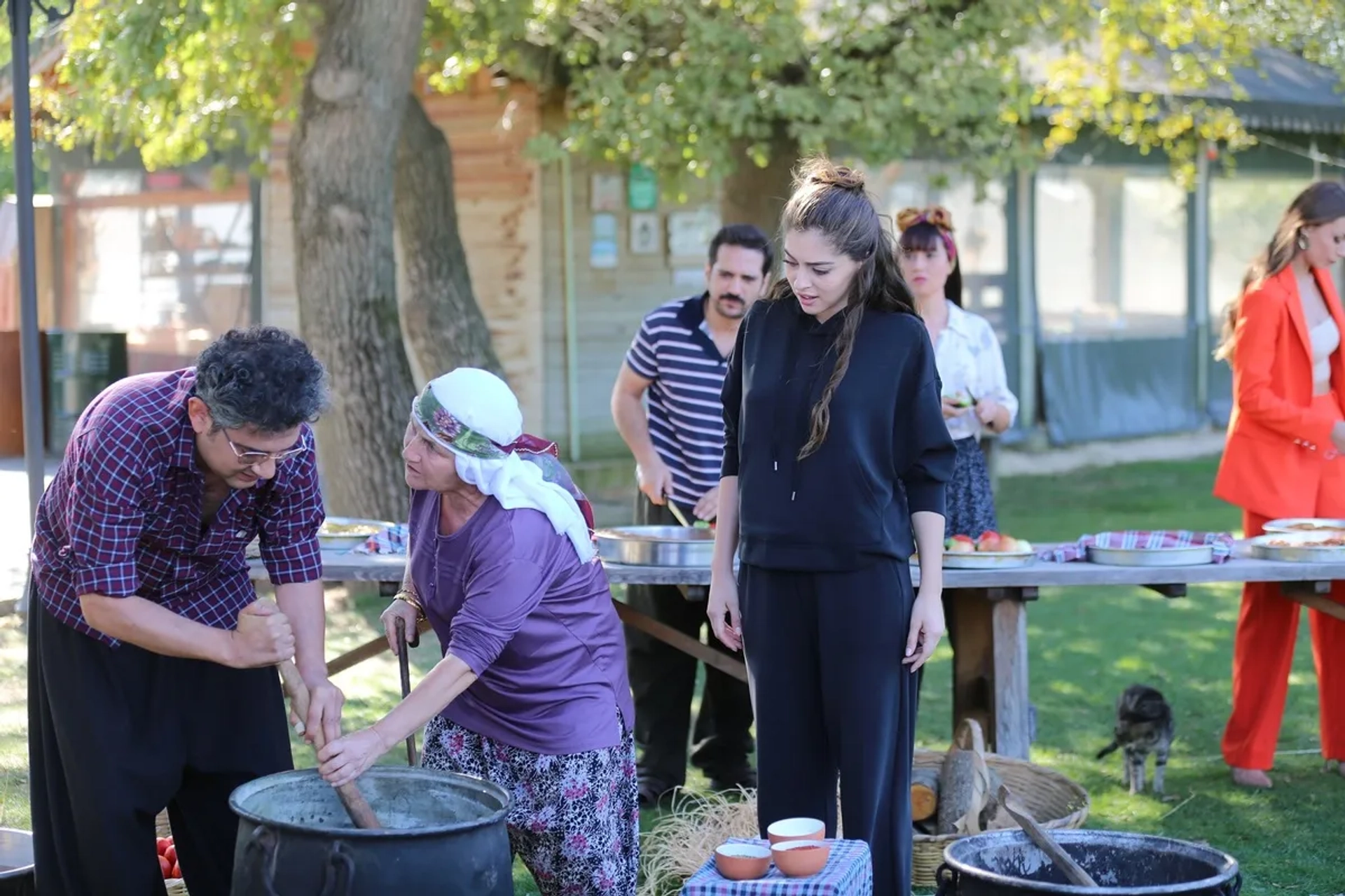 Tugçe Kumral, Anil Çelik, Cihan Ercan, Merve Sen, and Kimya Gökçe Aytaç in Senden Daha Güzel (2022)