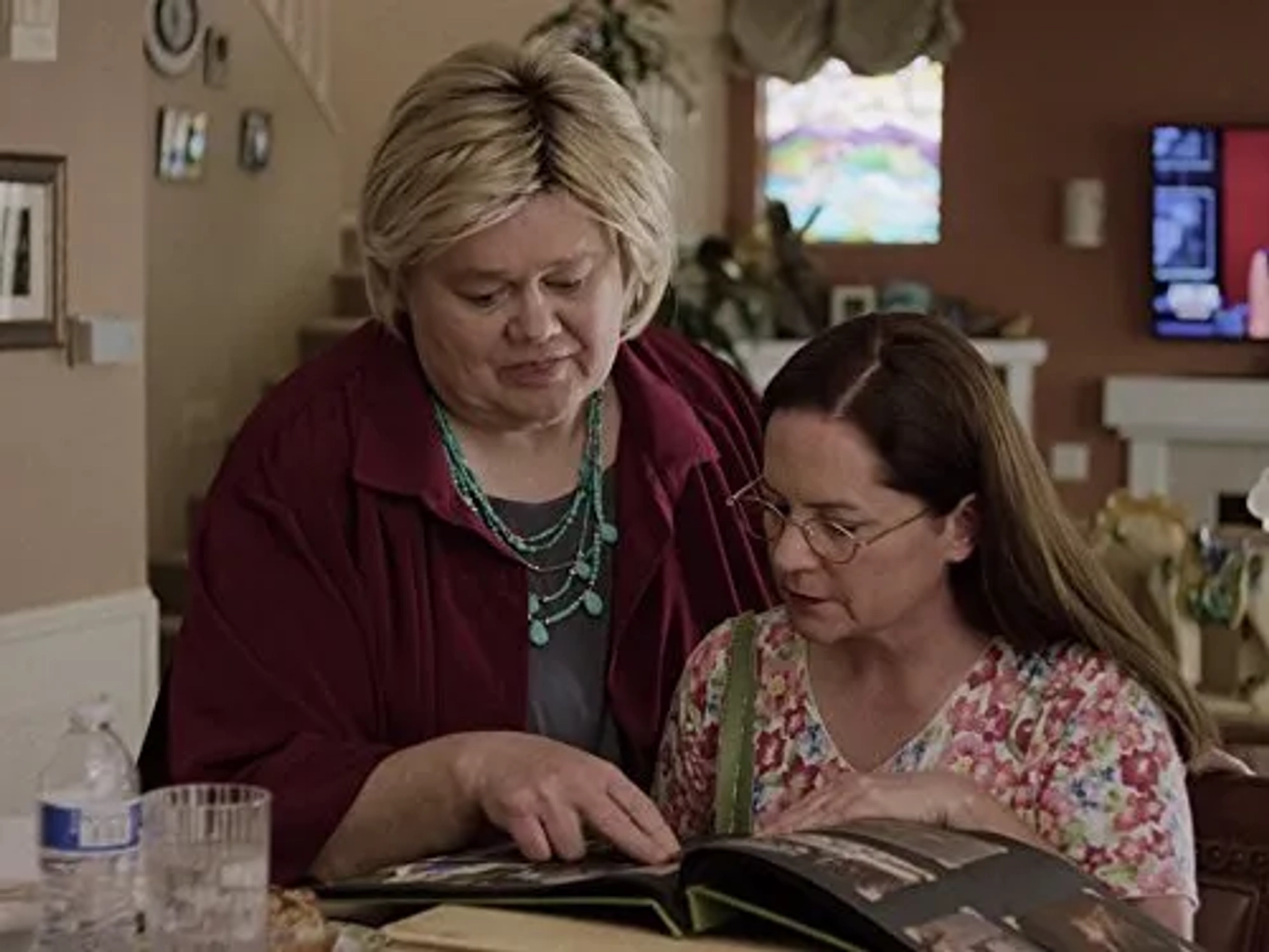 Louie Anderson and Martha Kelly in Baskets (2016)