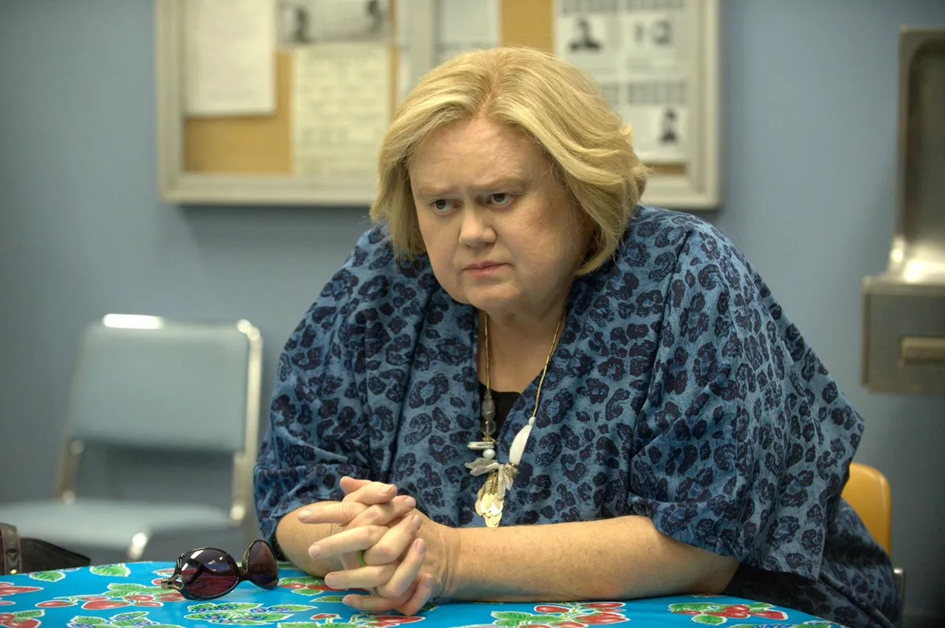 Louie Anderson in Baskets (2016)