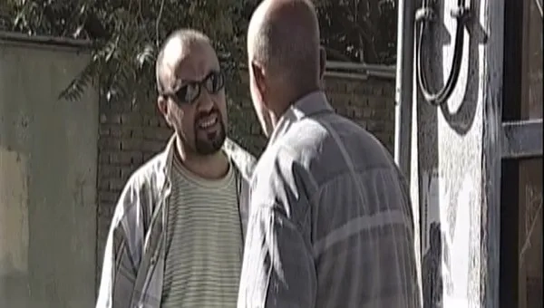 Sirus Gorjestani and Reza Attaran in The Accused Escaped (2005)