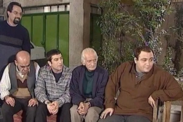 Kiumars Malekmotei, Majid Salehi, Borzou Arjmand, Hamid Lolayi, and Mehran Ghafoorian in Under the City Sky (2001)