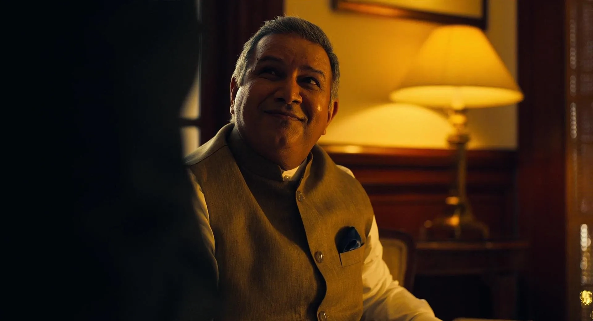 Manoj Pahwa and Kumud Mishra in Anek (2022)