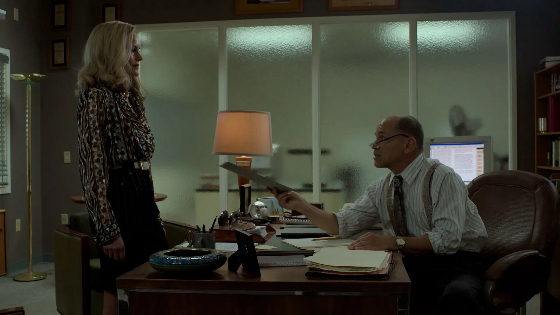 Carla Gugino and Pete Burris in Manhunt (2017)