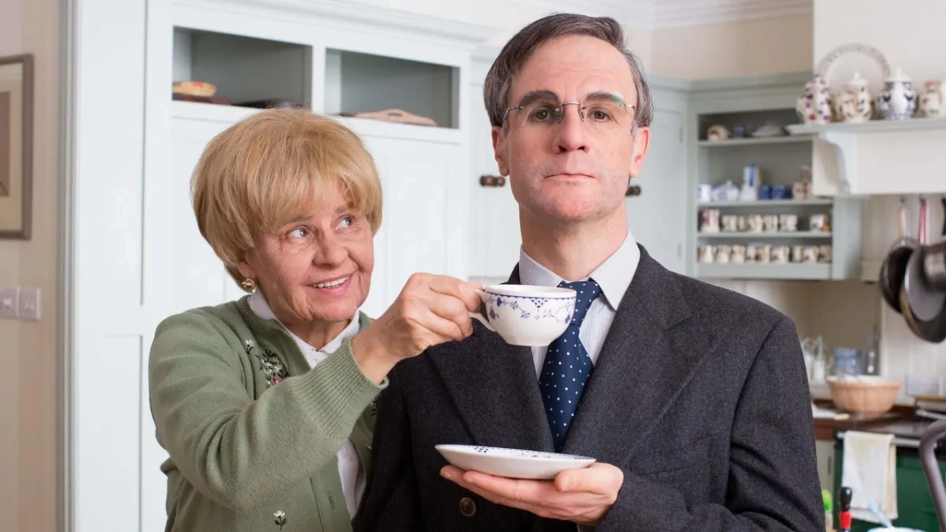 Tracey Ullman and Liam Hourican in Tracey Ullman's Show (2016)