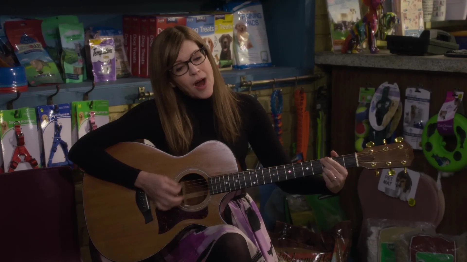 Lisa Loeb in Fuller House: Five Dates with Kimmy Gibbler (2019)