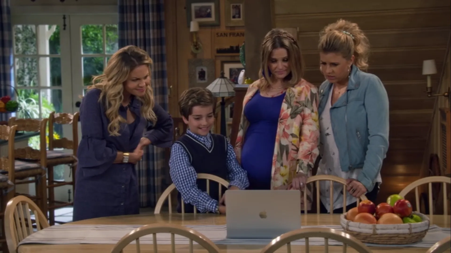 Andrea Barber, Candace Cameron Bure, Jodie Sweetin, and Elias Harger in Fuller House (2016)