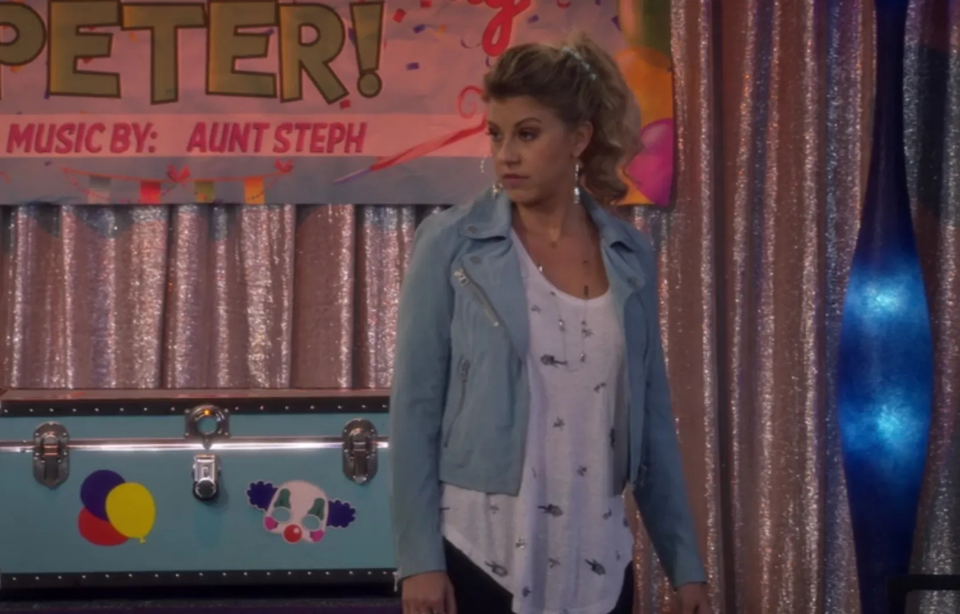 Jodie Sweetin in Fuller House (2016)