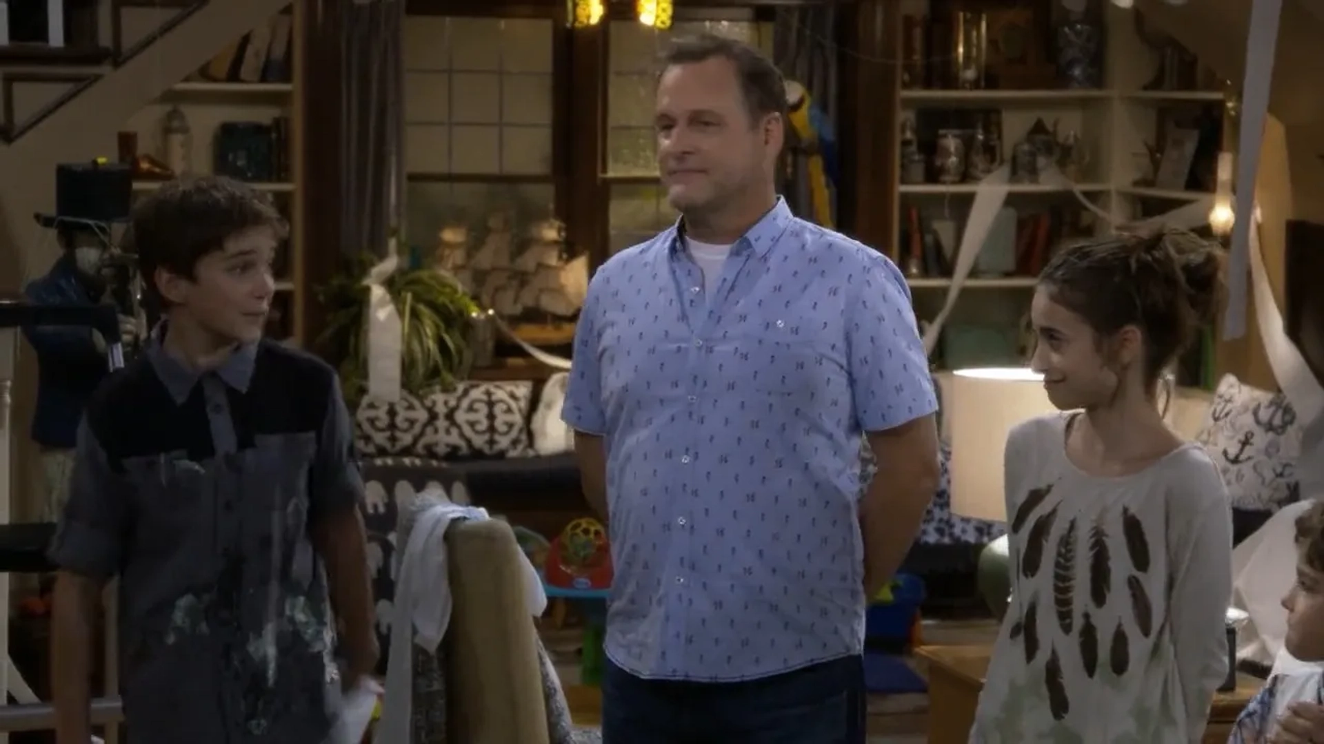 Dave Coulier, Michael Campion, and Soni Bringas in Fuller House (2016)