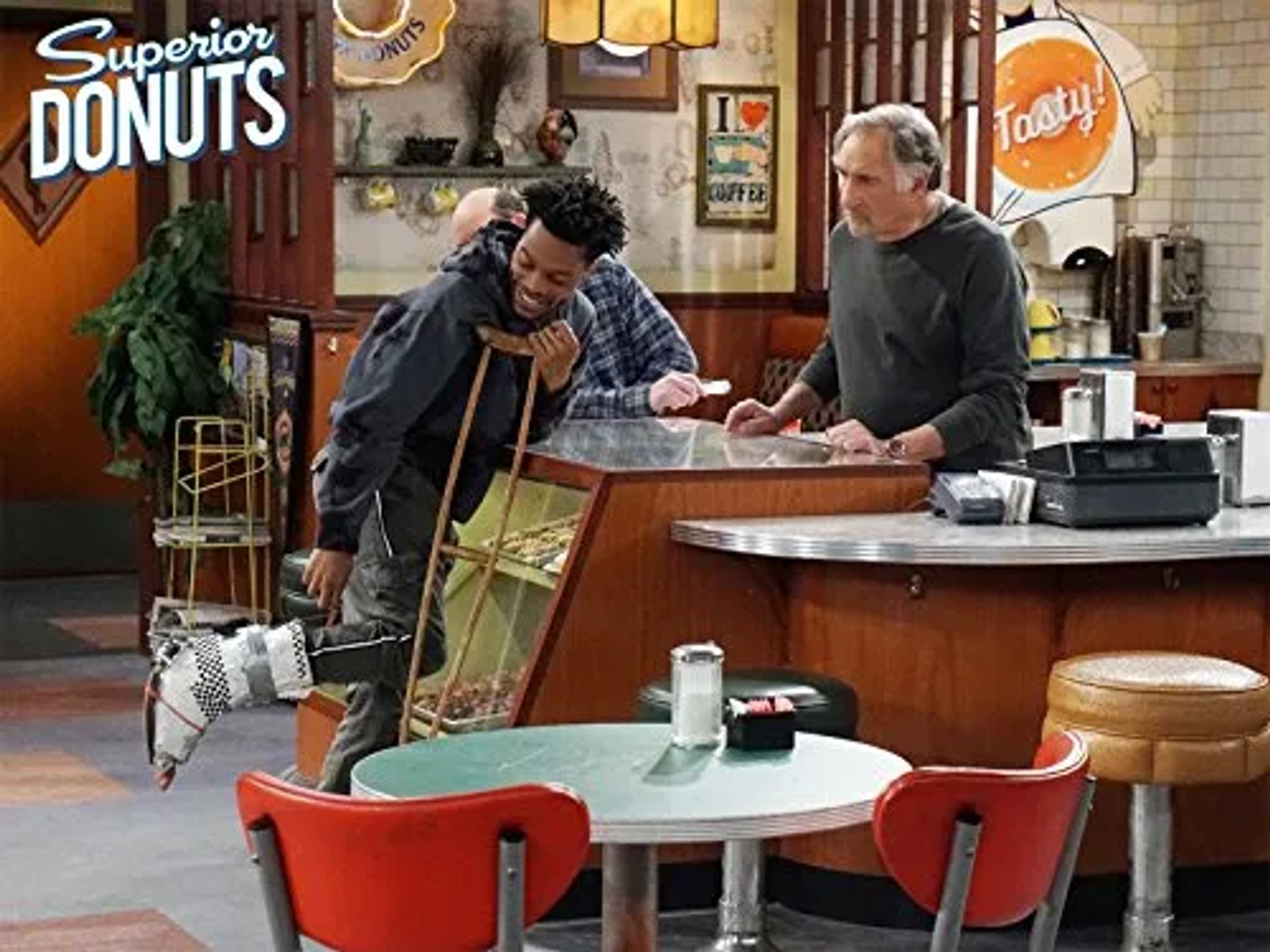 Judd Hirsch and Jermaine Fowler in Superior Donuts (2017)