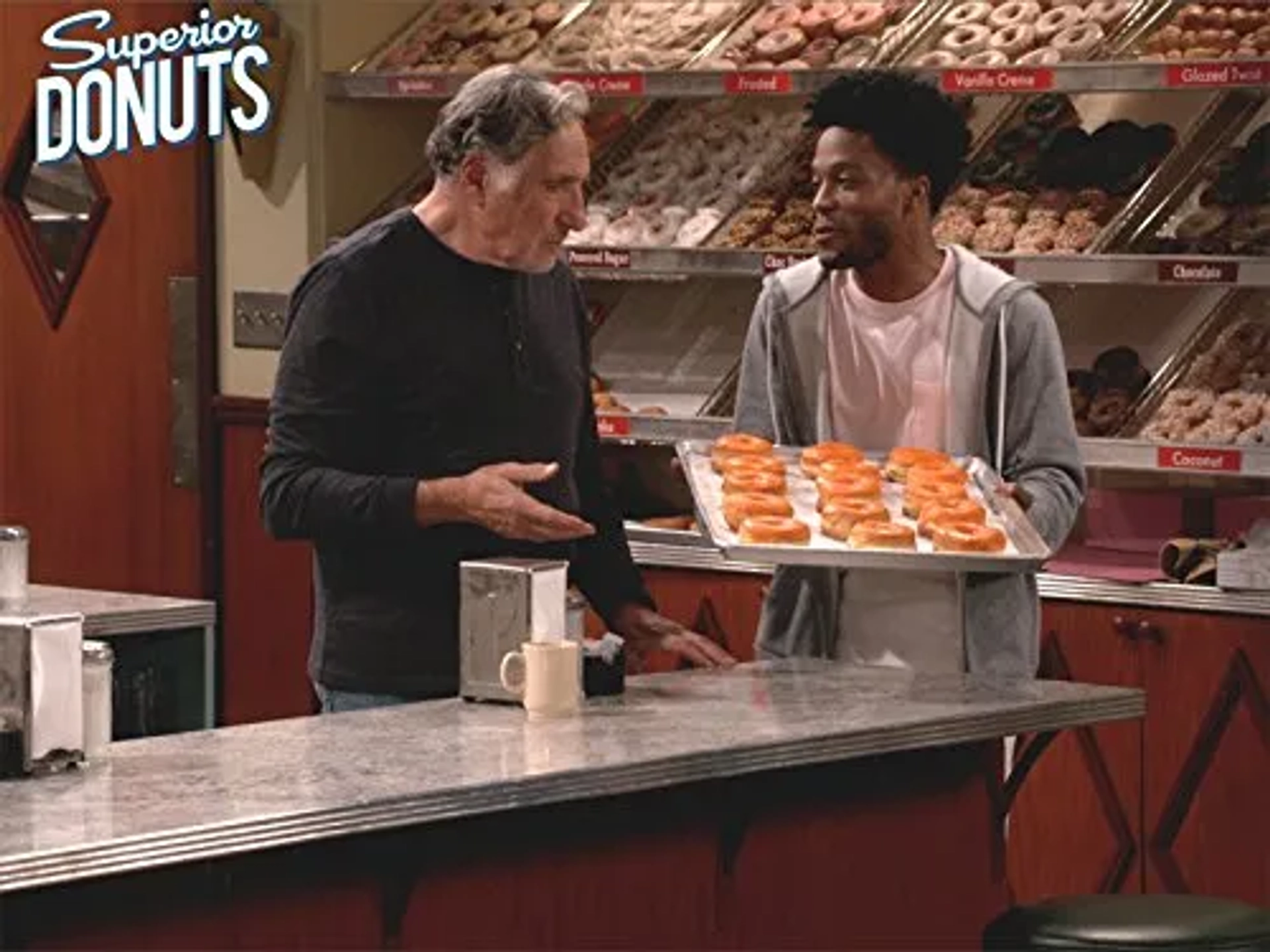 Judd Hirsch and Jermaine Fowler in Superior Donuts (2017)