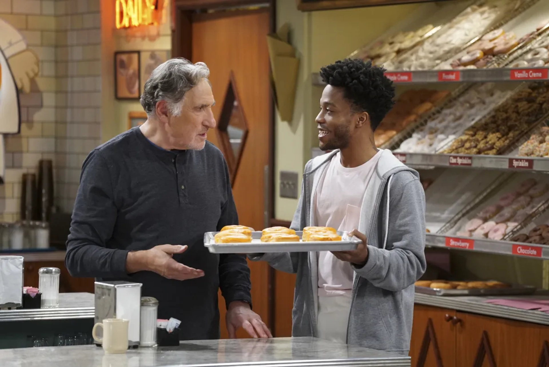 Judd Hirsch and Jermaine Fowler in Superior Donuts (2017)