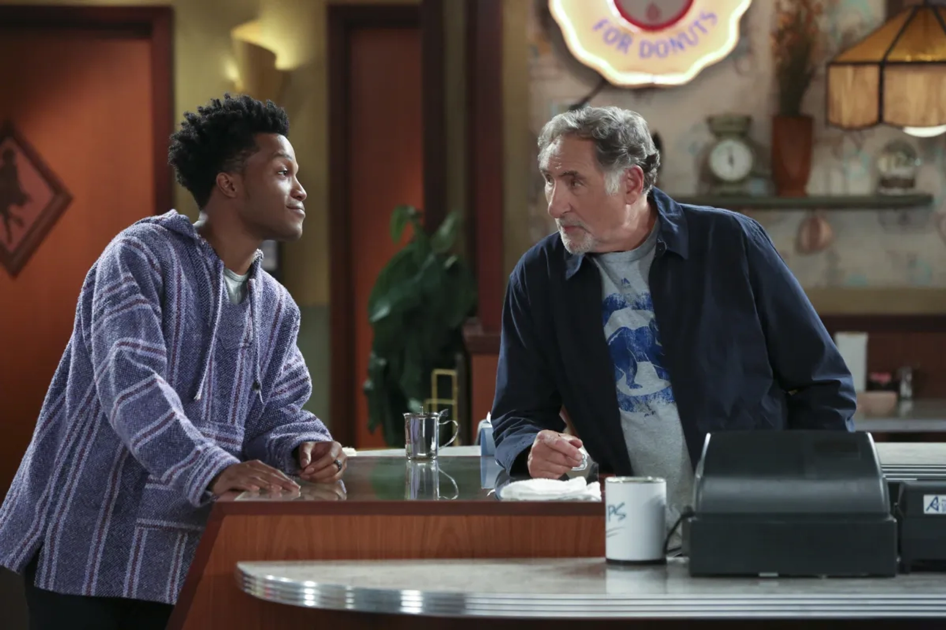 Judd Hirsch and Jermaine Fowler in Superior Donuts (2017)