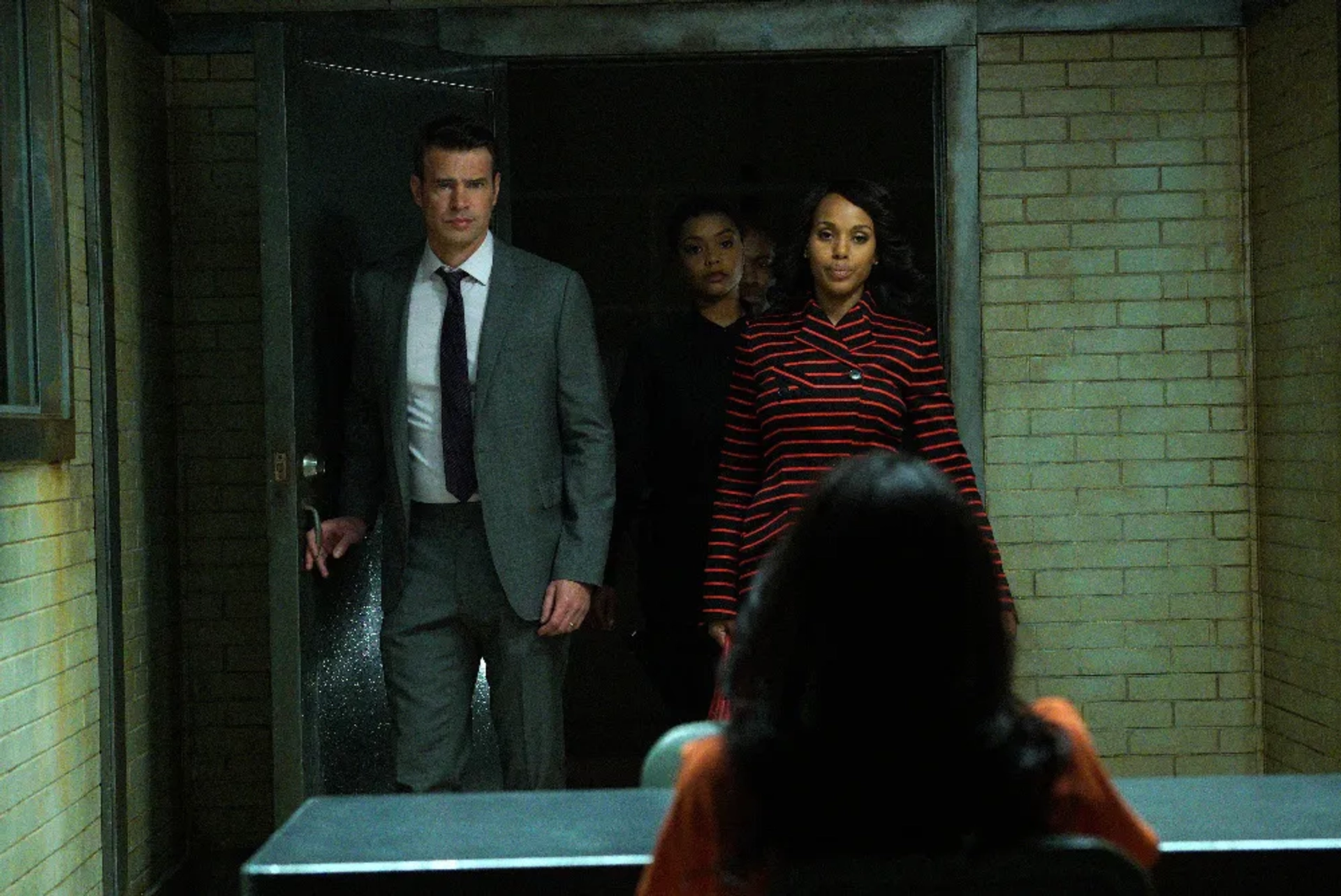 Scott Foley, Kerry Washington, and Qualiéma Green in Scandal (2012)