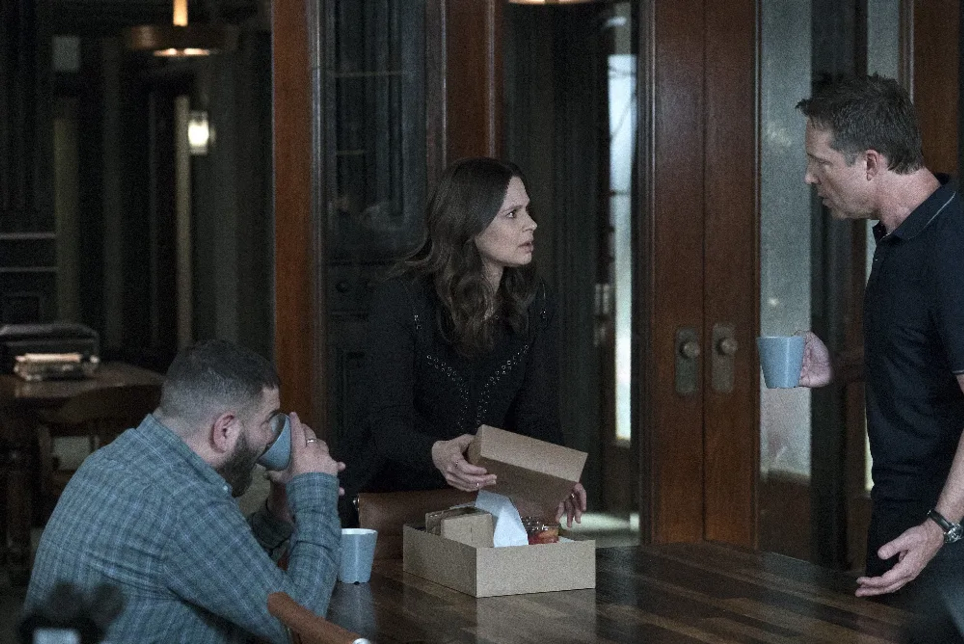 Guillermo Diaz, George Newbern, and Katie Lowes in Scandal (2012)