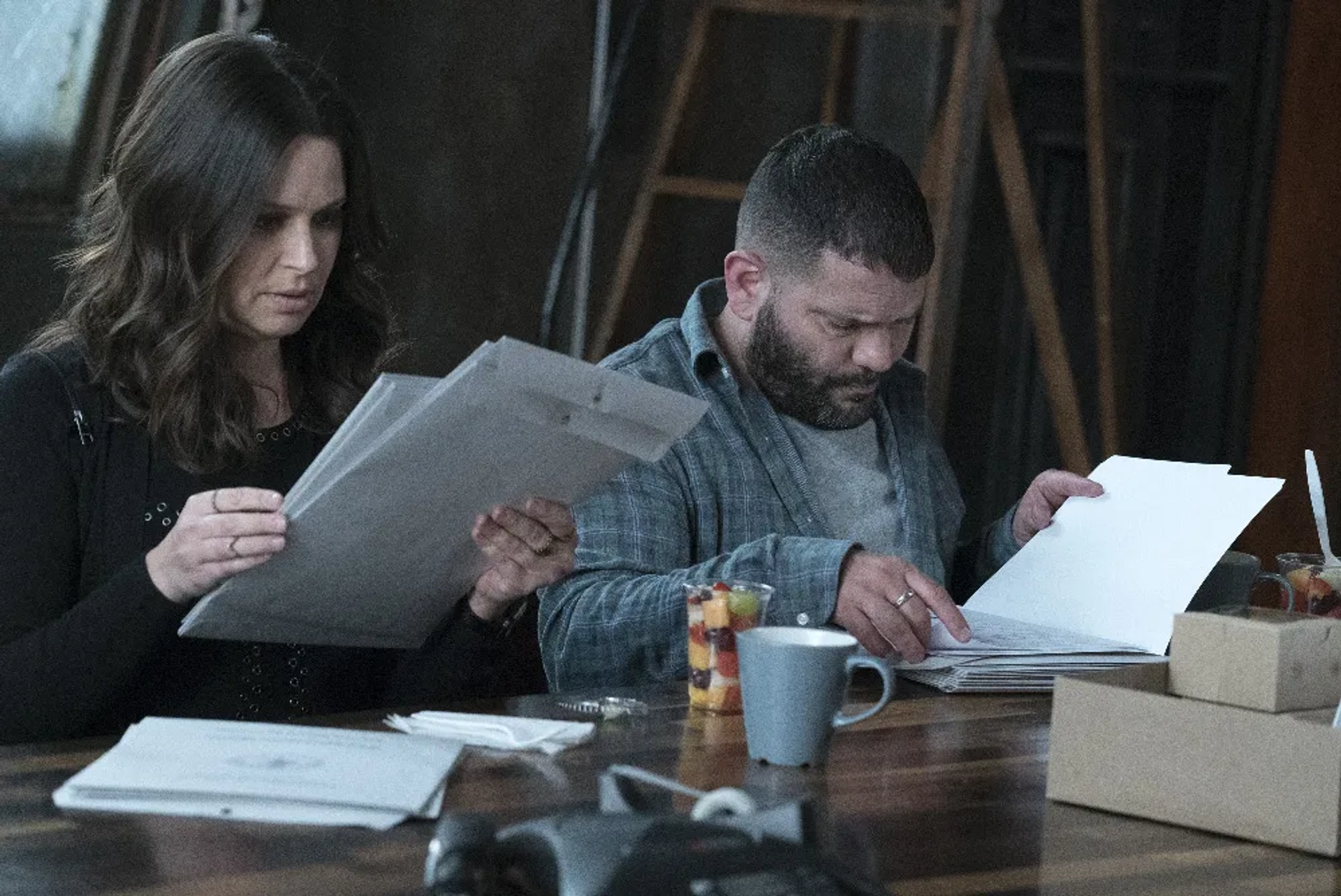 Guillermo Diaz and Katie Lowes in Scandal (2012)