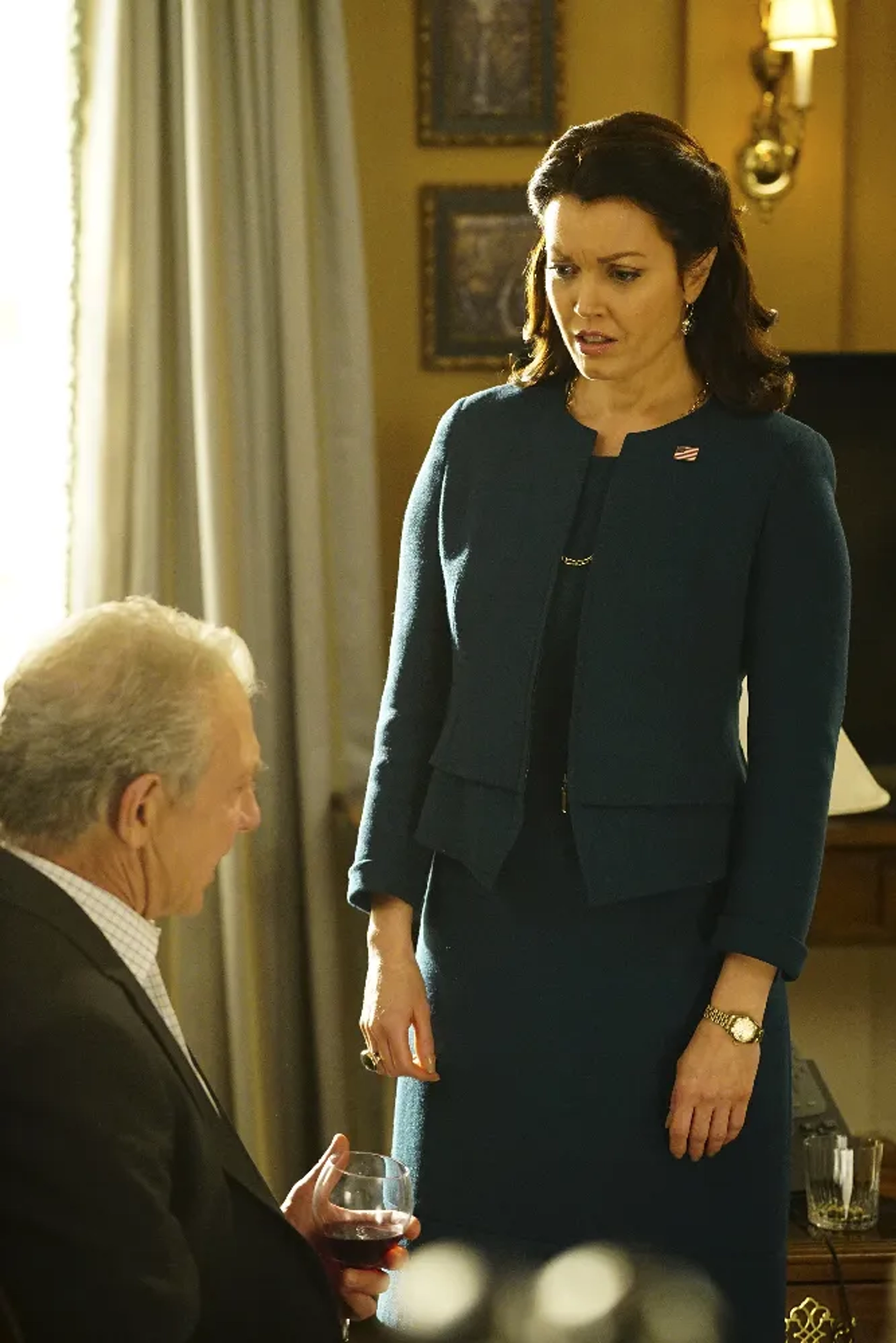 Jeff Perry and Bellamy Young in Scandal (2012)