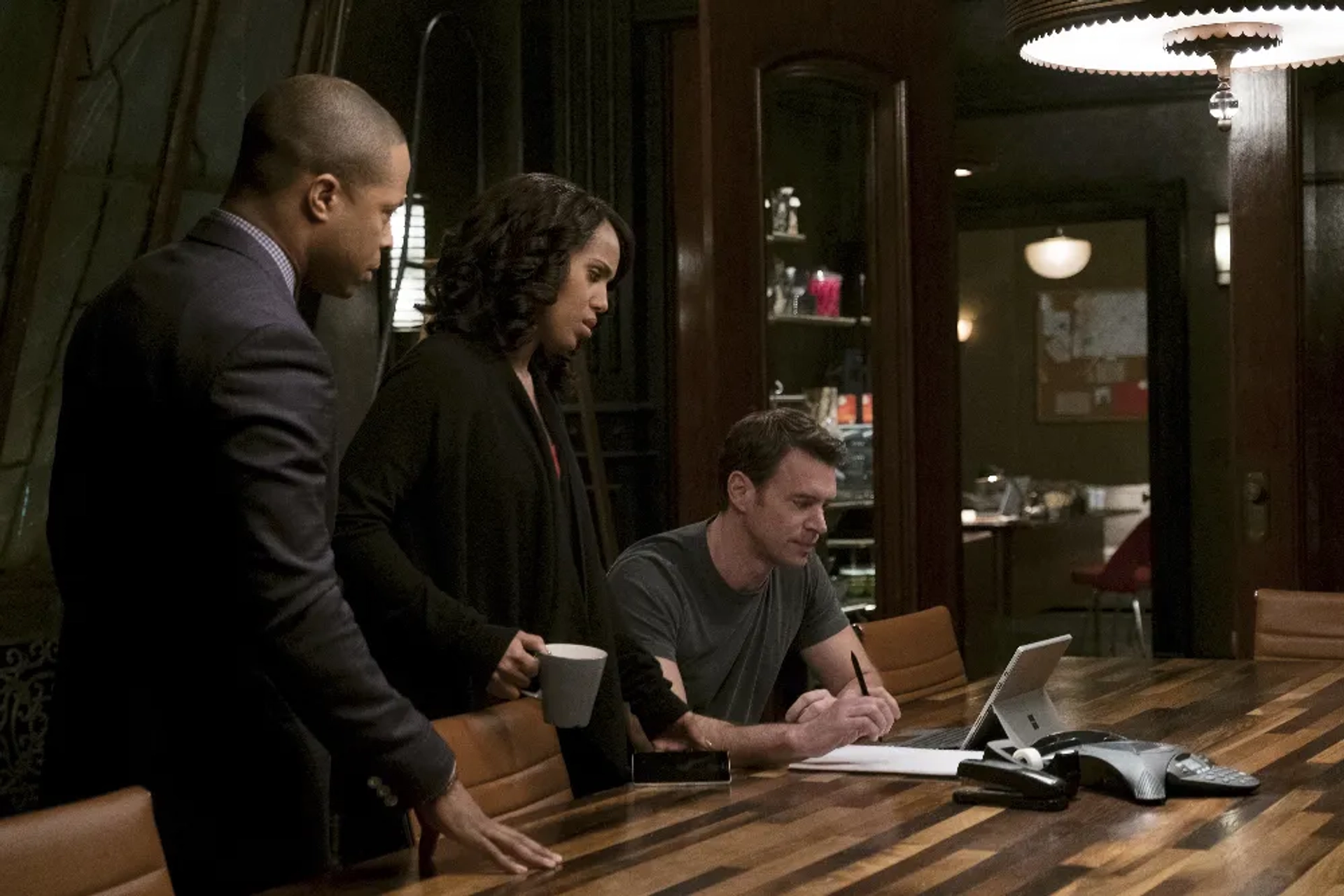 Scott Foley, Kerry Washington, and Cornelius Smith Jr. in Scandal (2012)