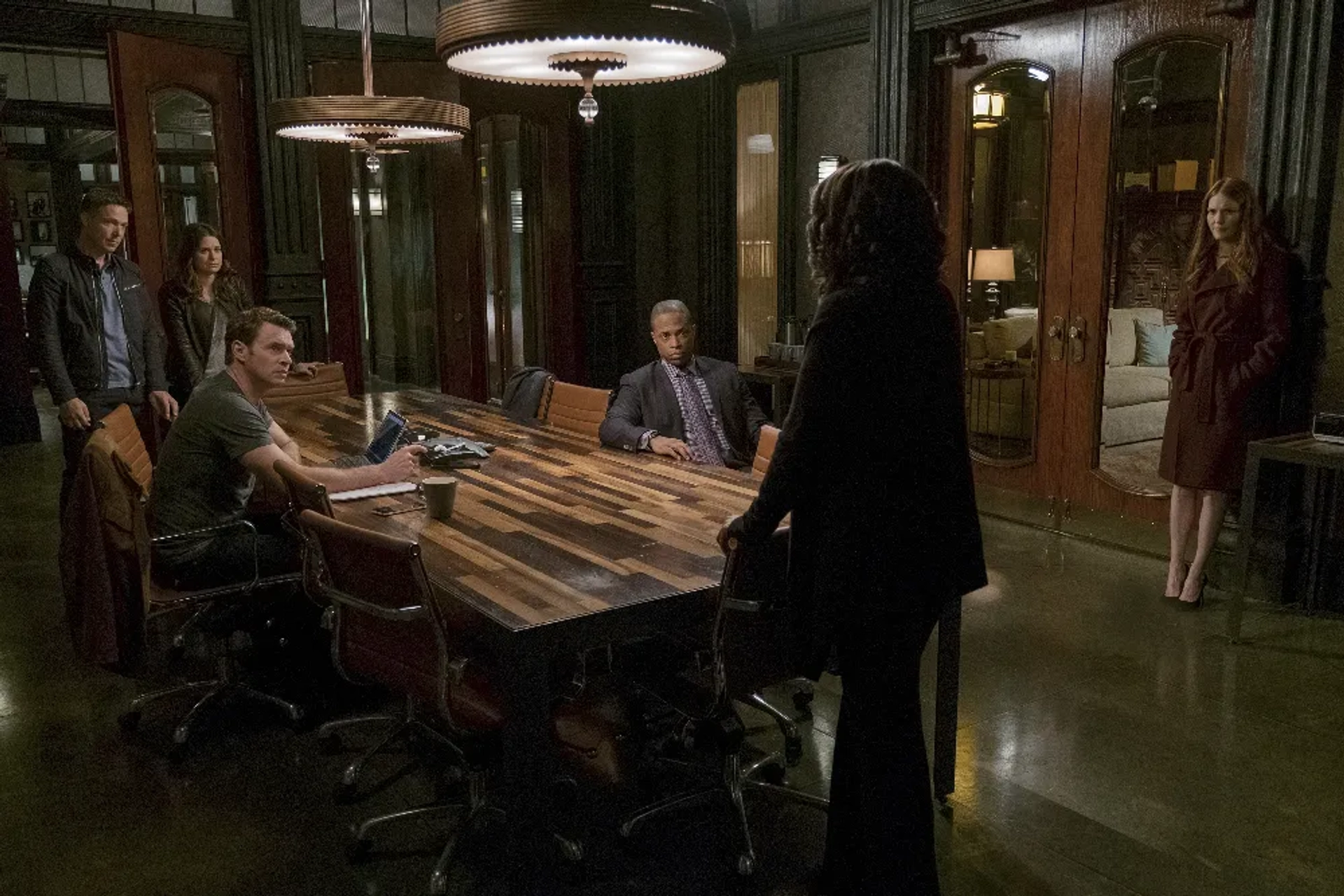 Scott Foley, George Newbern, Kerry Washington, Darby Stanchfield, Katie Lowes, and Cornelius Smith Jr. in Scandal (2012)