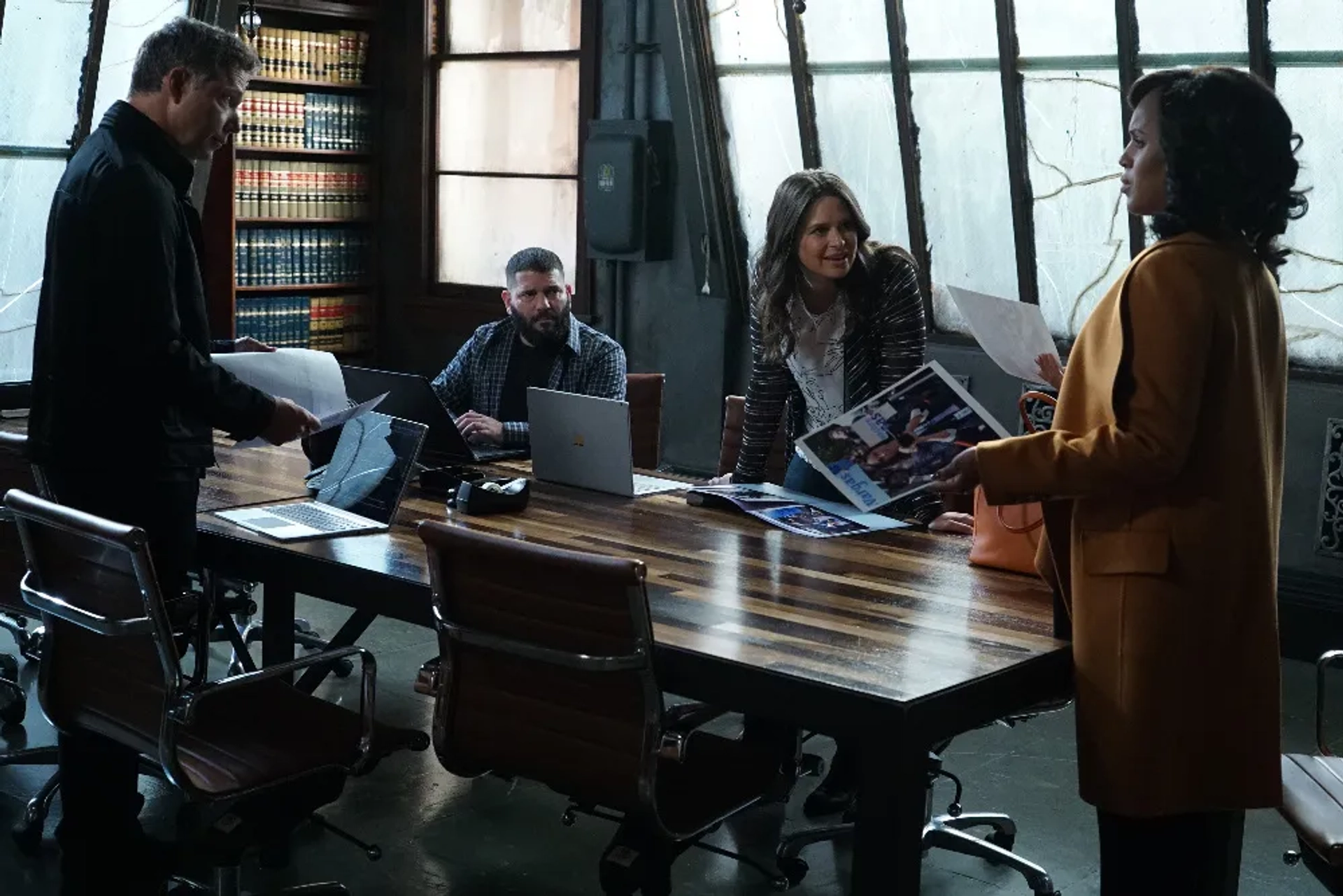 Guillermo Diaz, George Newbern, Kerry Washington, and Katie Lowes in Scandal (2012)