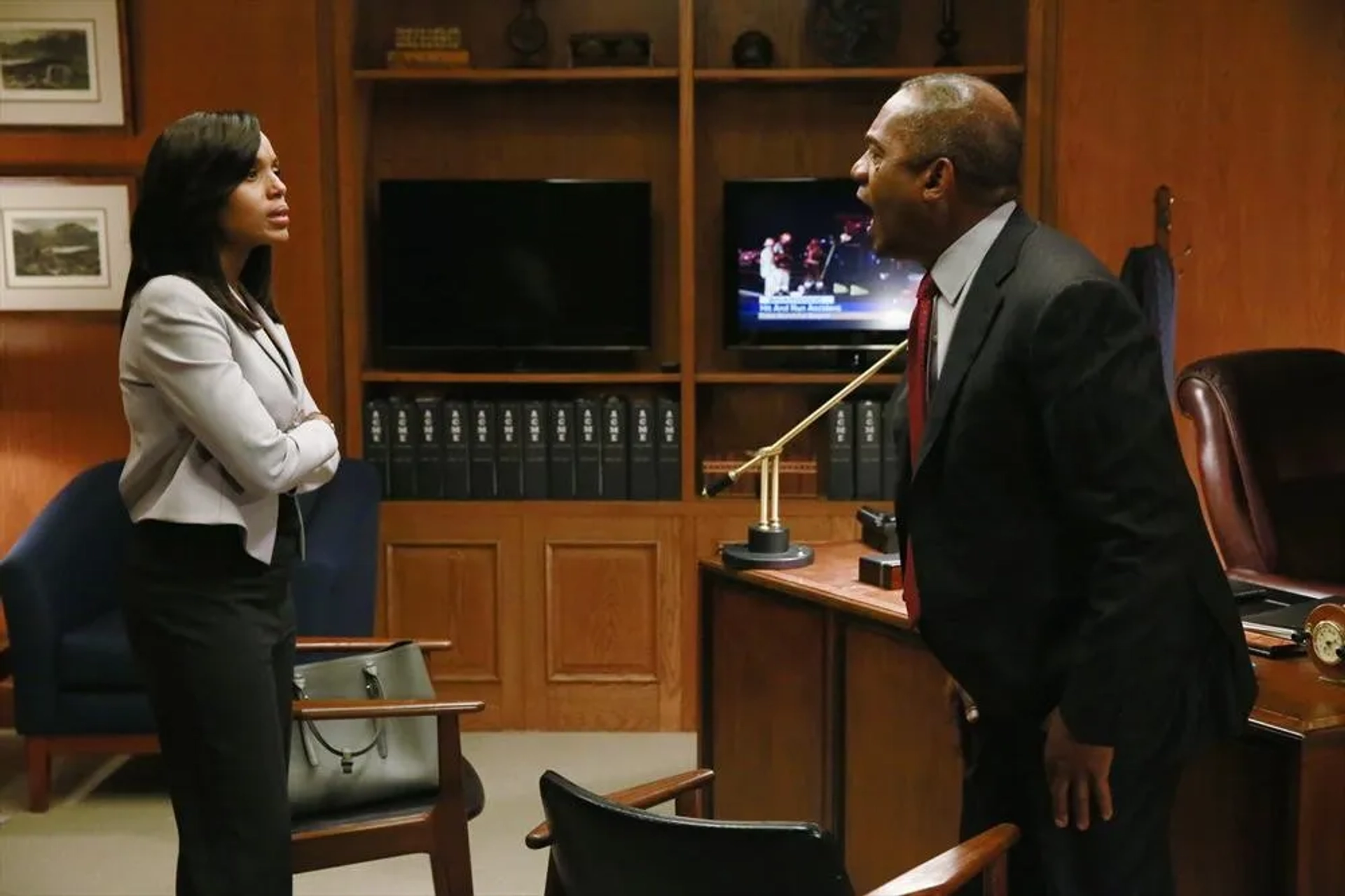 Joe Morton and Kerry Washington in Scandal (2012)