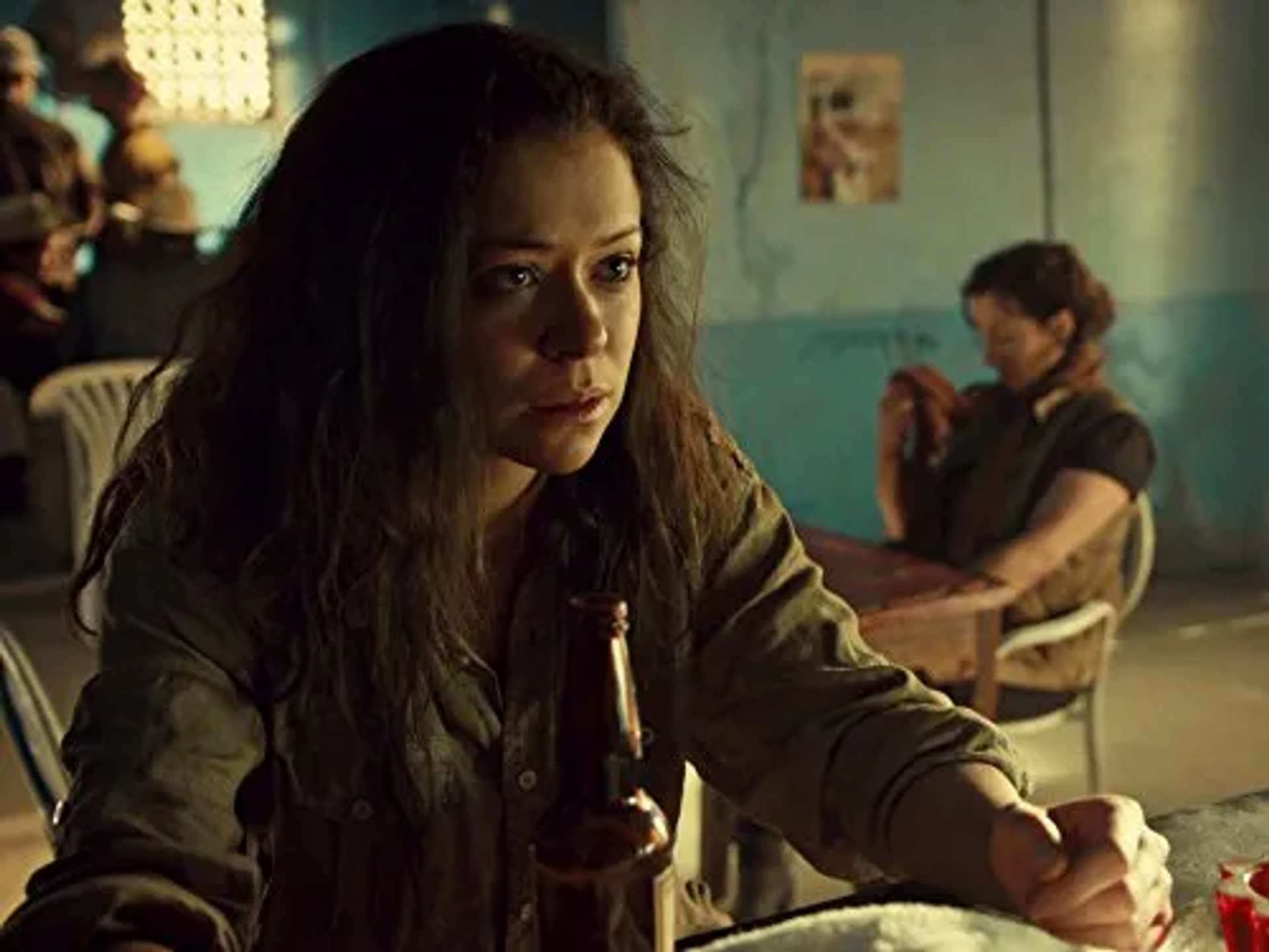 Maria Doyle Kennedy and Tatiana Maslany in Orphan Black (2013)