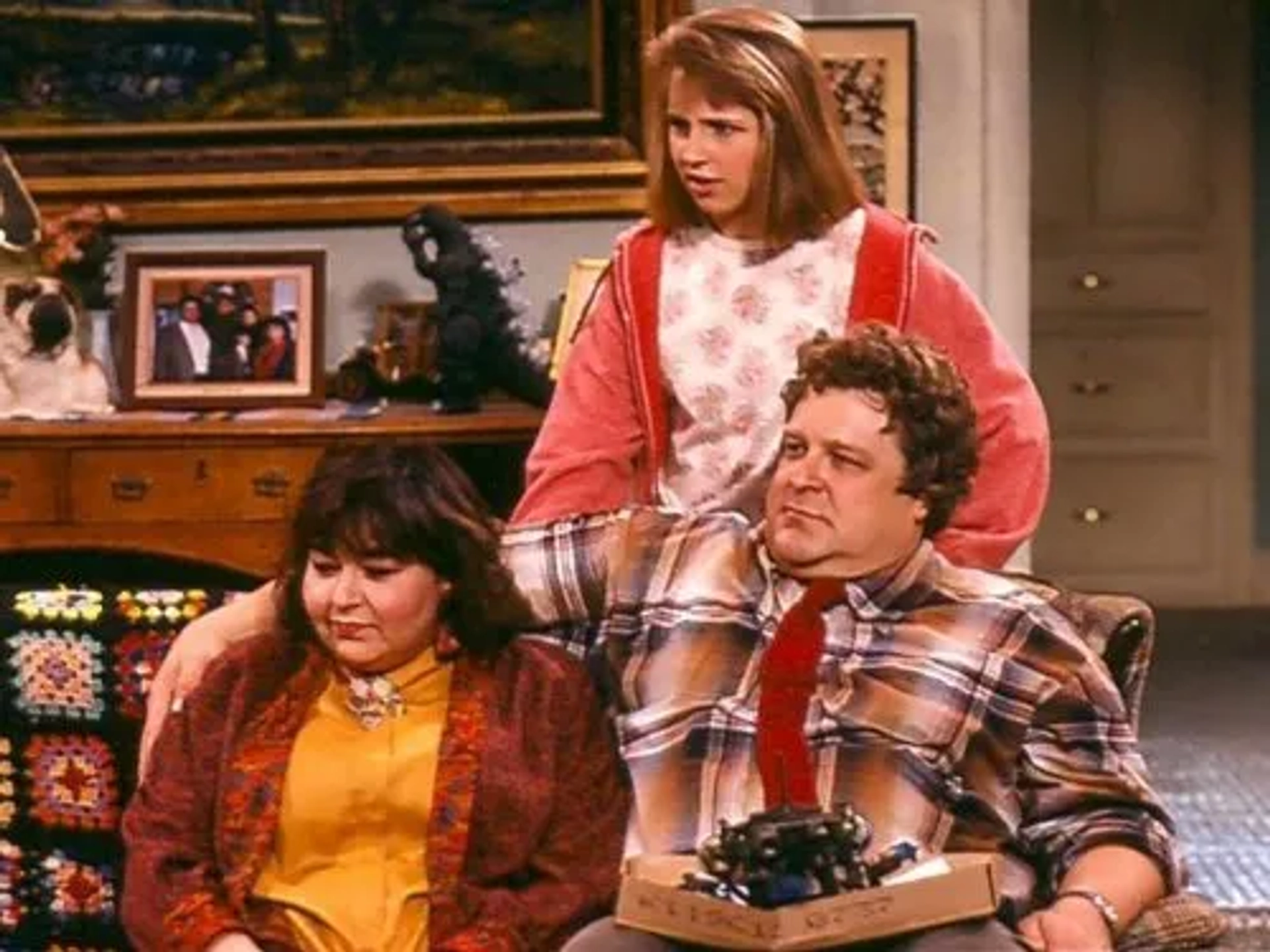 John Goodman, Roseanne Barr, and Alicia Goranson in Roseanne (1988)