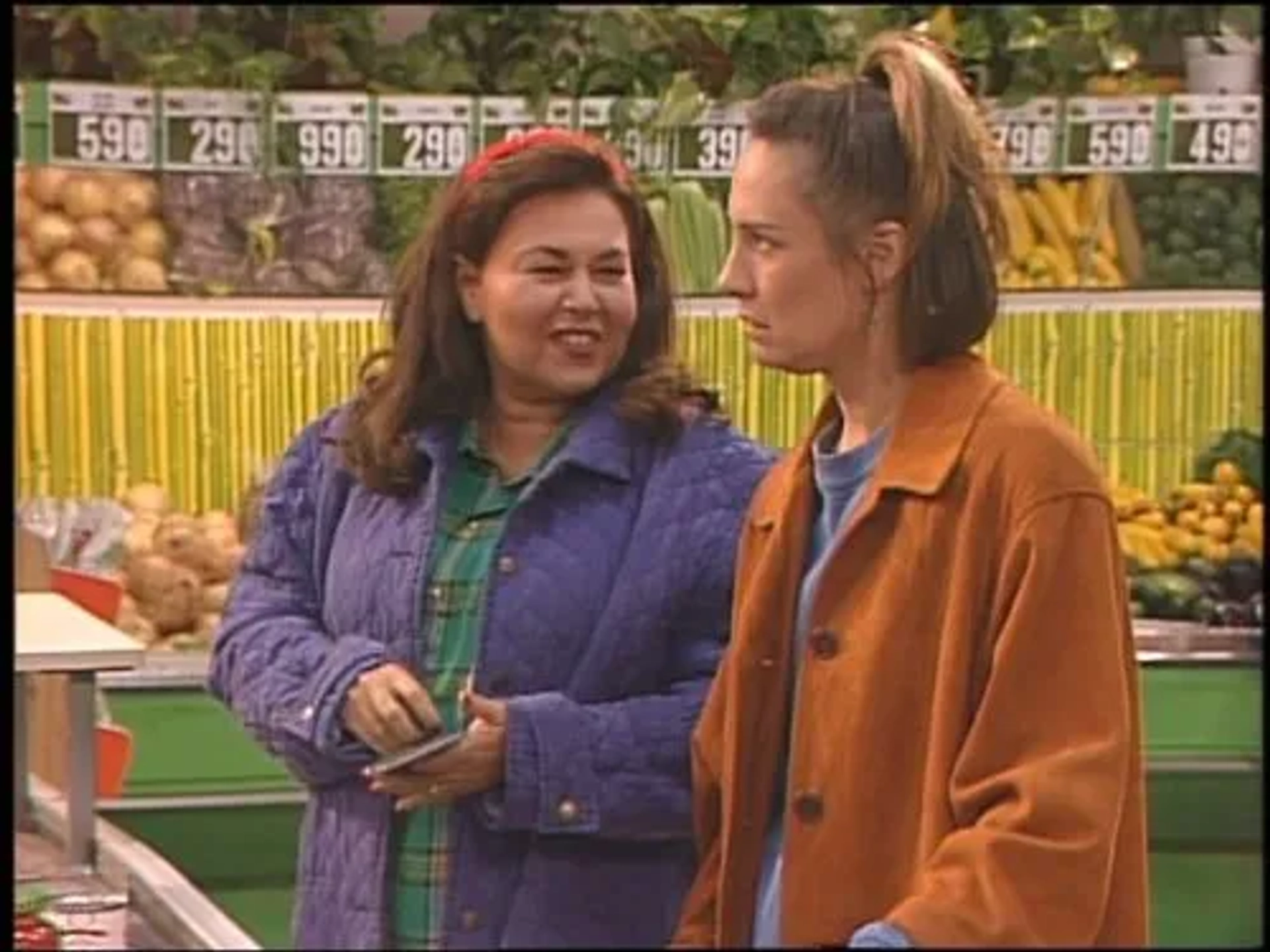 Roseanne Barr and Laurie Metcalf in Roseanne (1988)