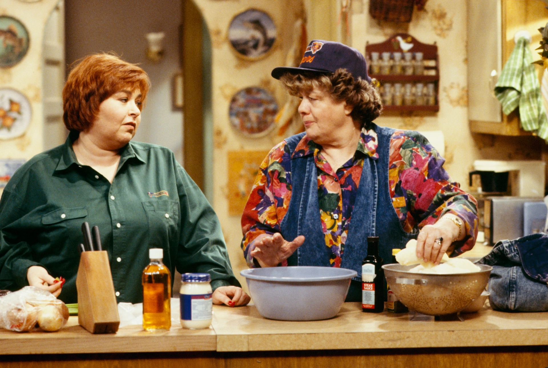 Roseanne Barr and Shelley Winters in Roseanne (1988)