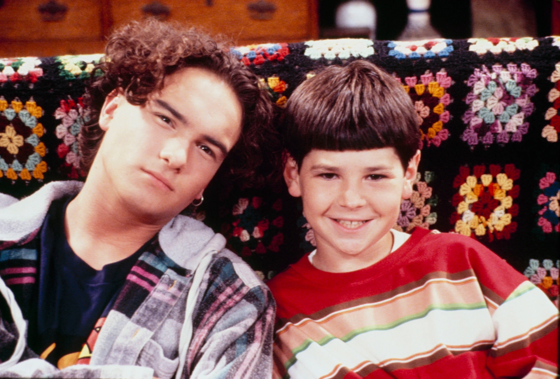 Michael Fishman and Johnny Galecki in Roseanne (1988)