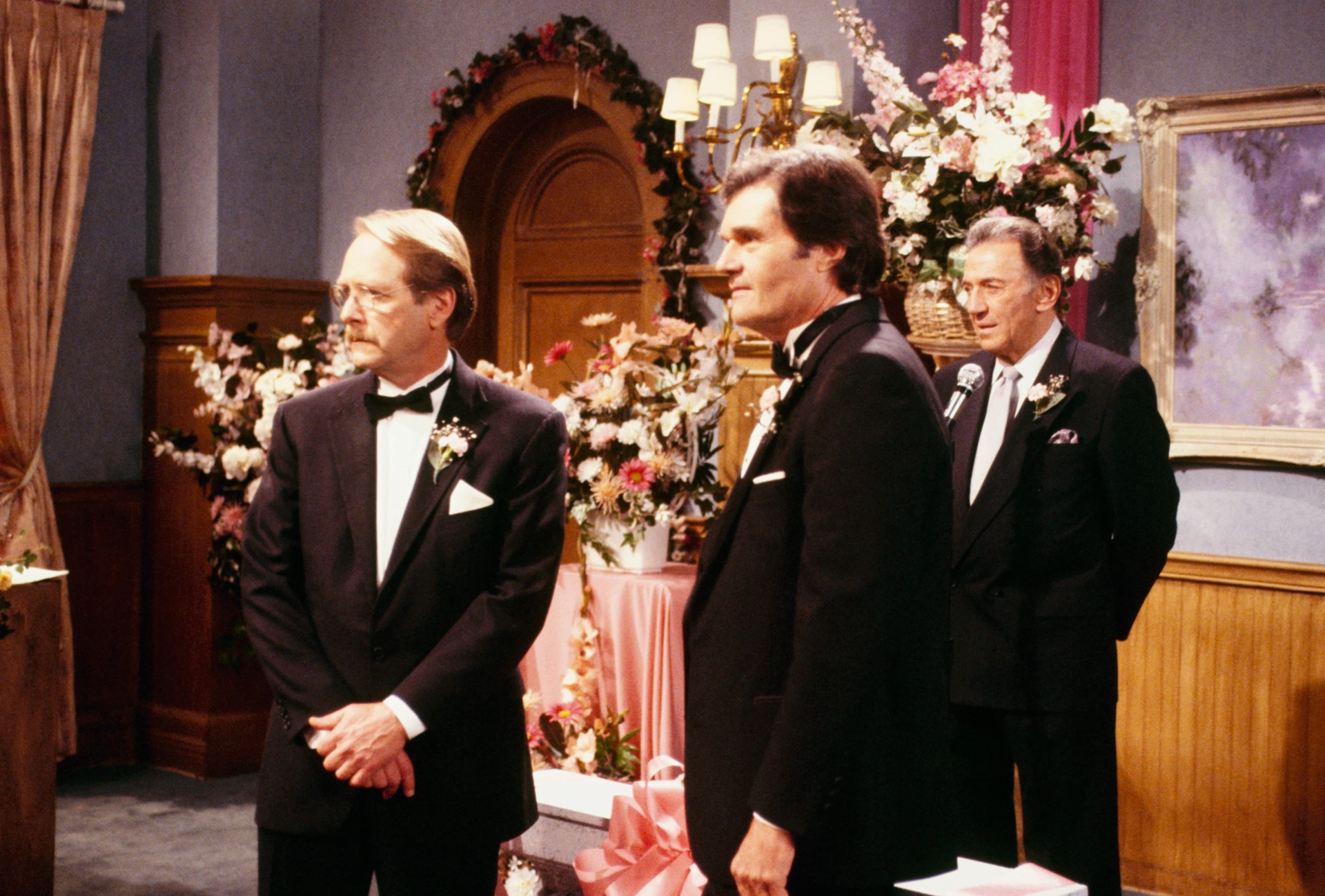 Norm Crosby, Martin Mull, and Fred Willard in Roseanne (1988)