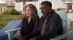 Ernie Hudson and Lily Tomlin in Grace and Frankie (2015)