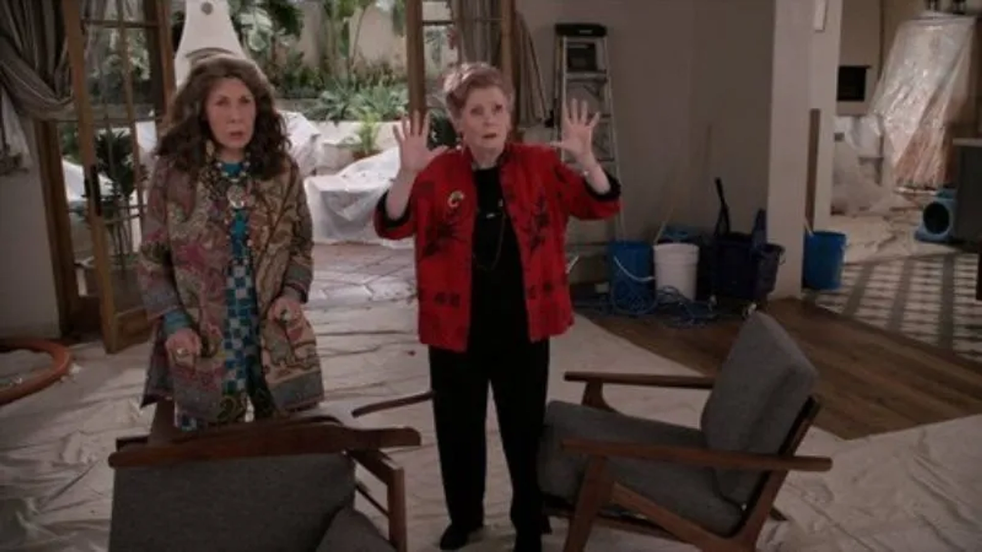 Lily Tomlin and Millicent Martin in Grace and Frankie: The Arraignment (2021)