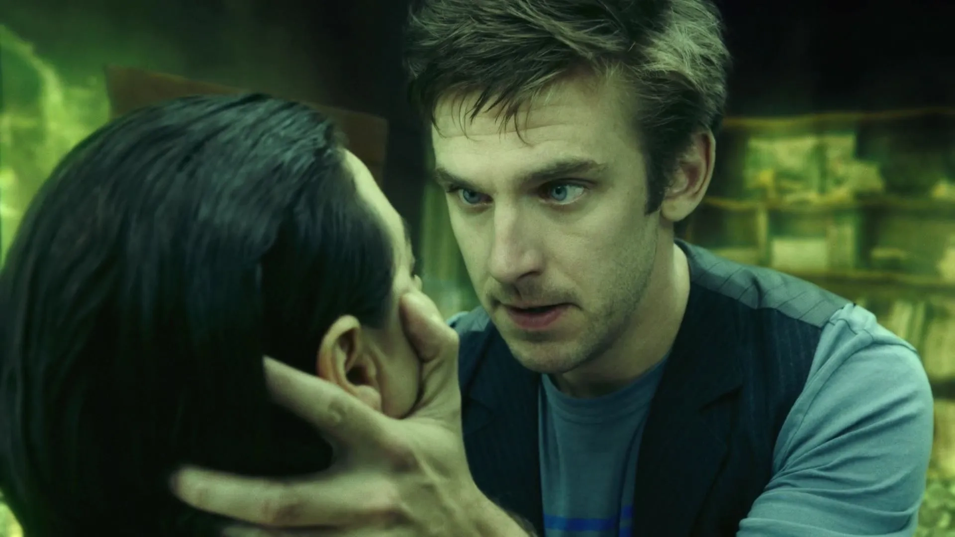 Dan Stevens and Aubrey Plaza in Legion (2017)