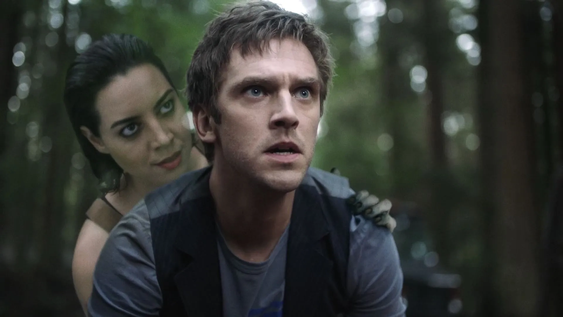 Dan Stevens and Aubrey Plaza in Legion (2017)