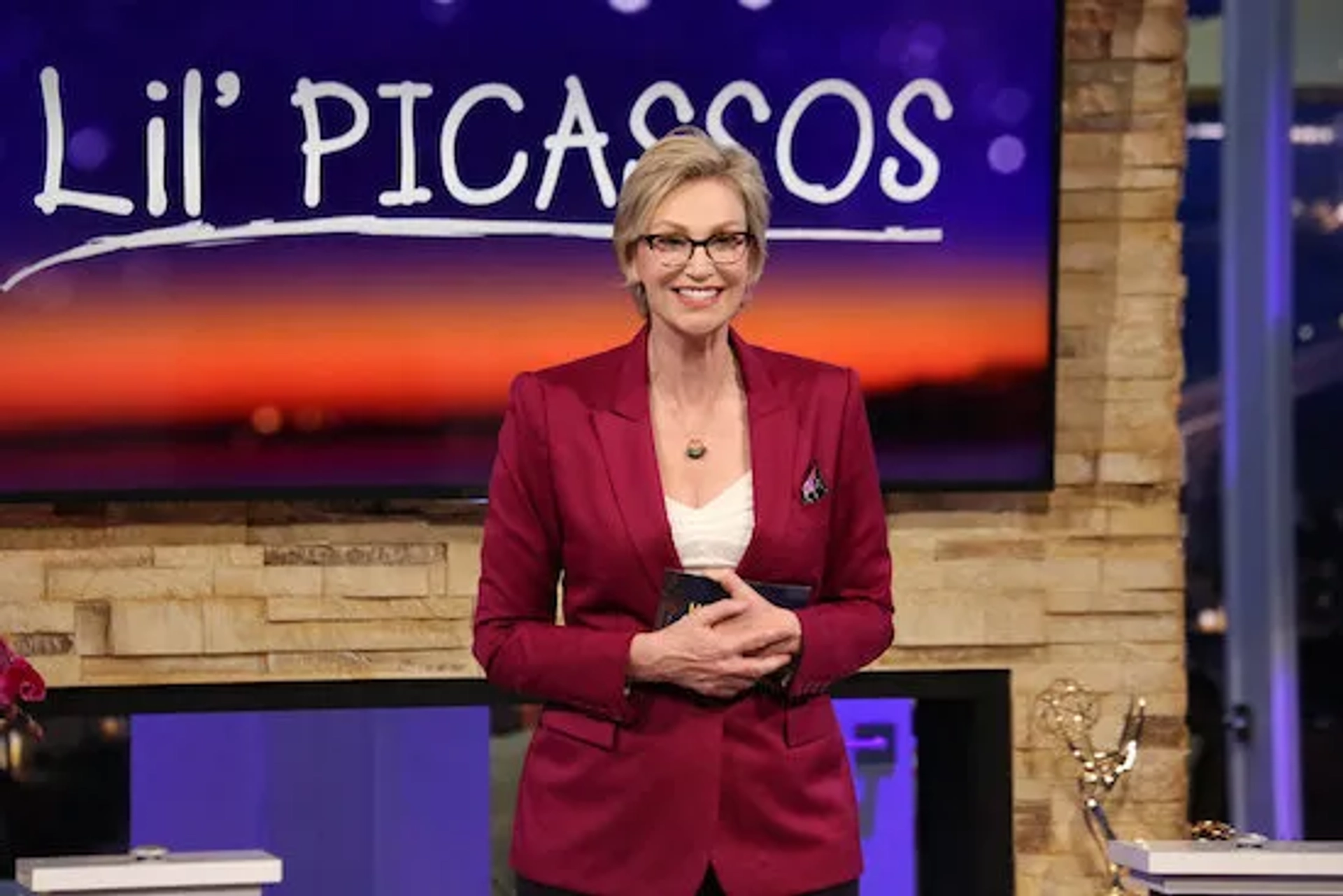 Jane Lynch in Hollywood Game Night: 7 Seconds of Kressley (2020)