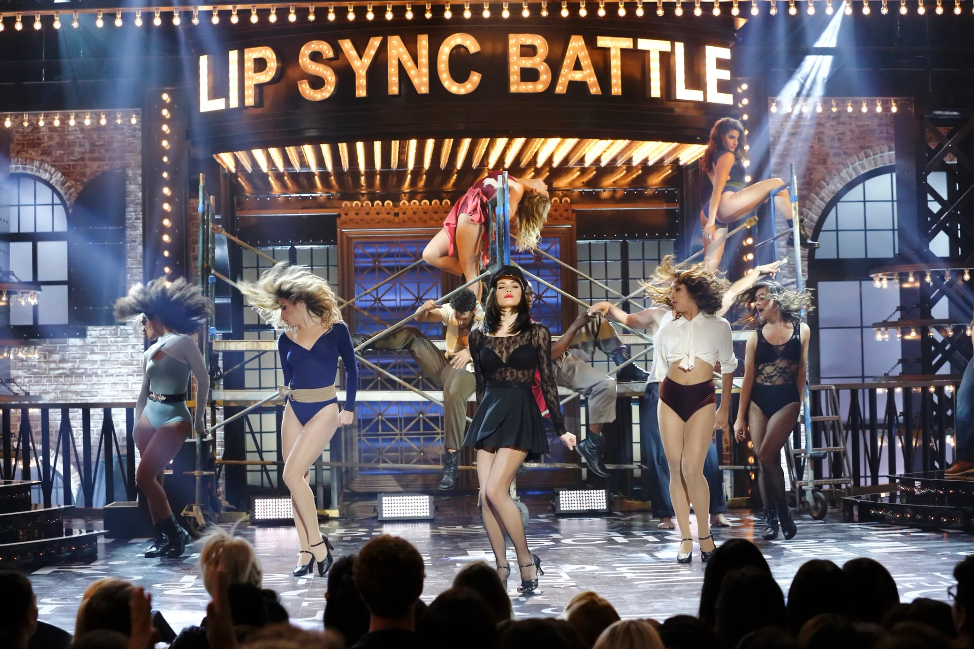 Jenna Dewan and C.J. Tyson in Lip Sync Battle (2015)