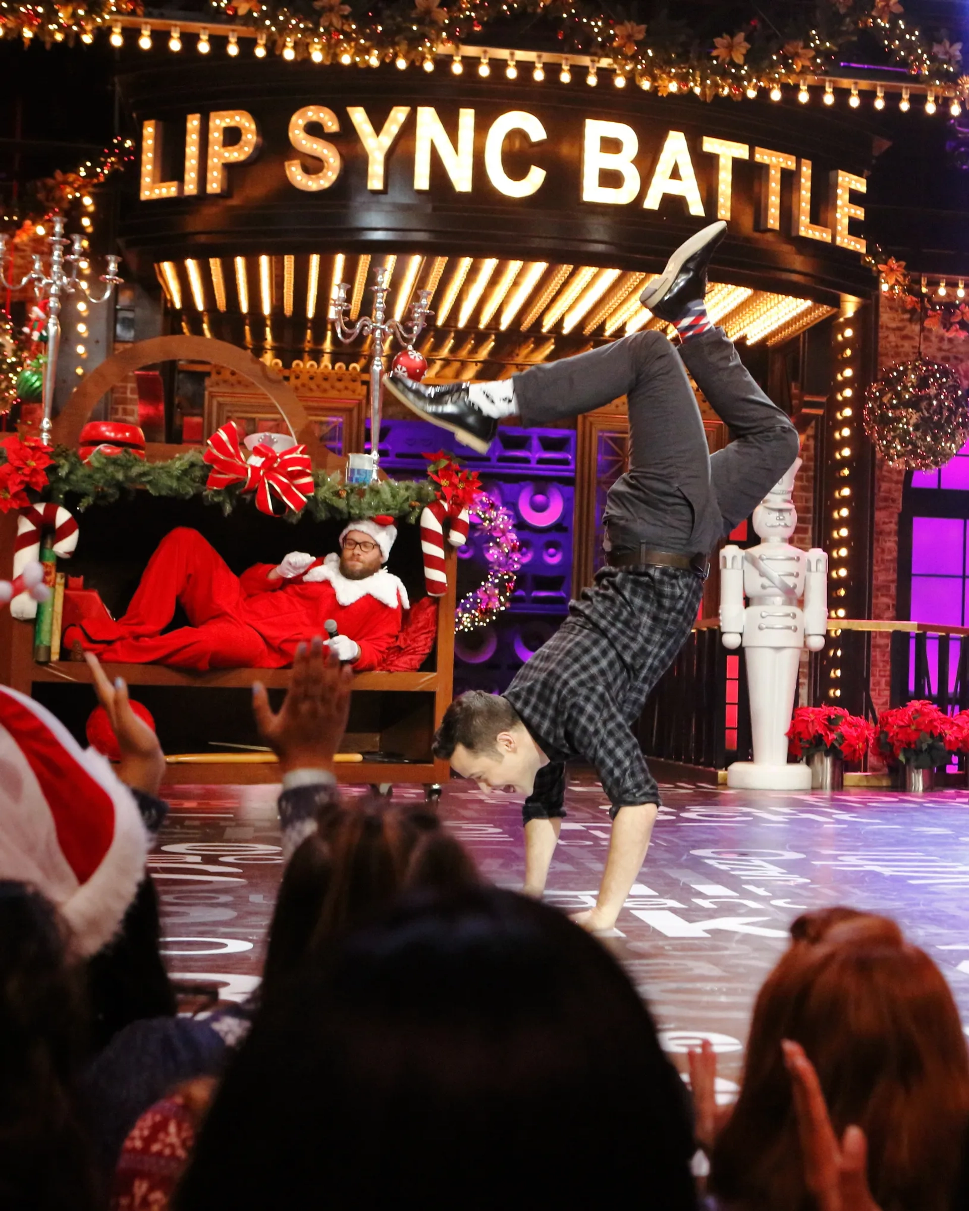 Joseph Gordon-Levitt and Seth Rogen in Lip Sync Battle (2015)