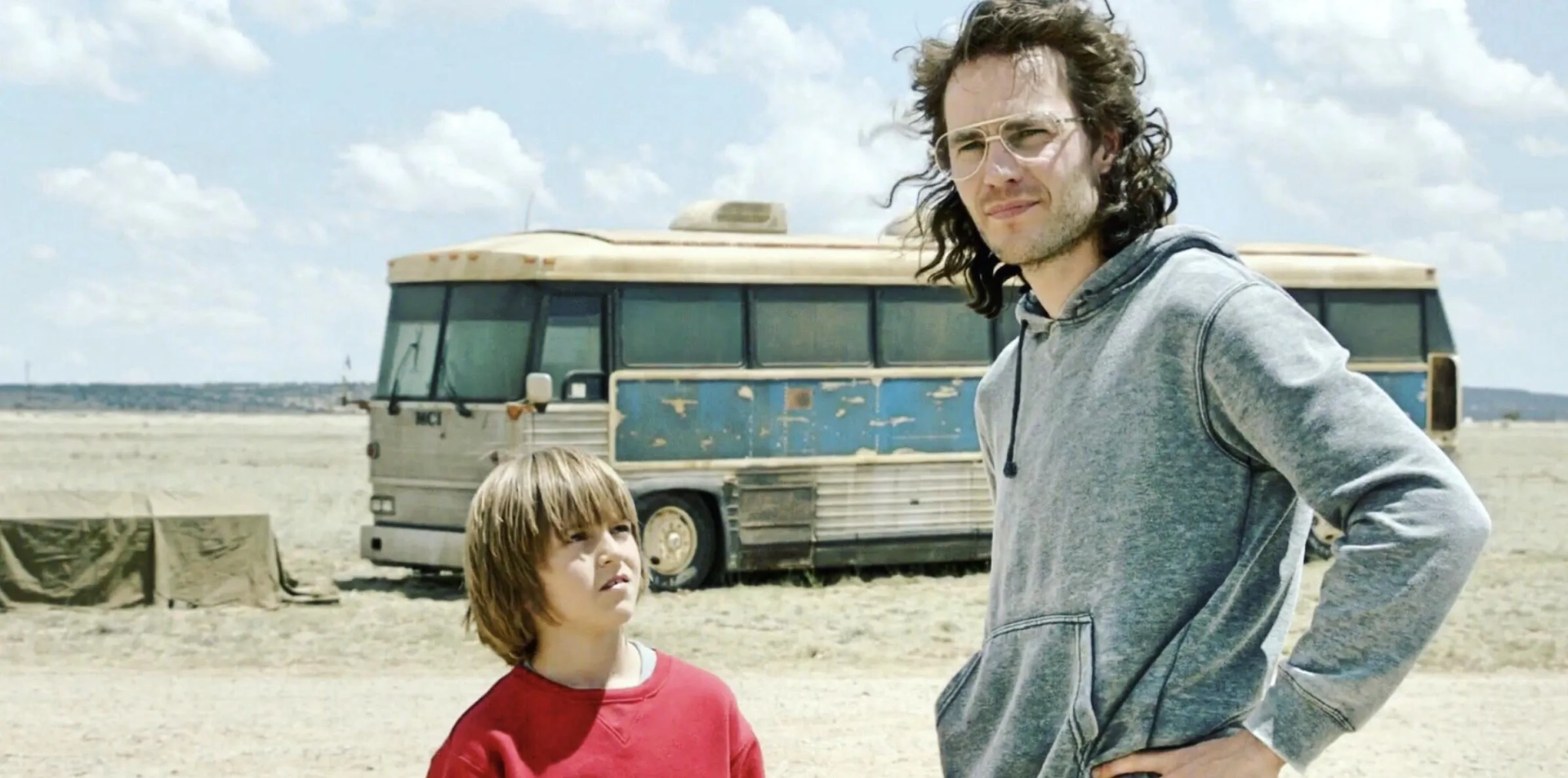 Duncan Joiner and Taylor Kitsch in WACO.