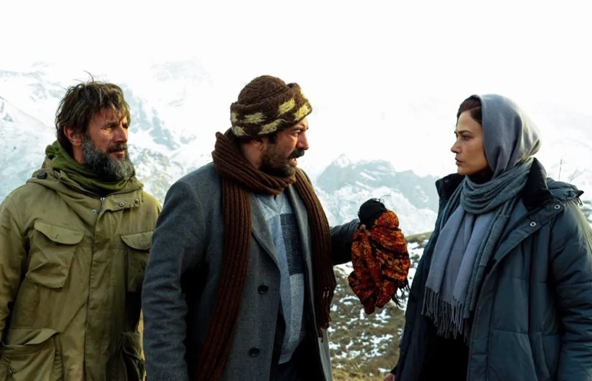 Amin Hayayee, Majid Salehi, and Ladan Mostofi in The Last Snow (2022)