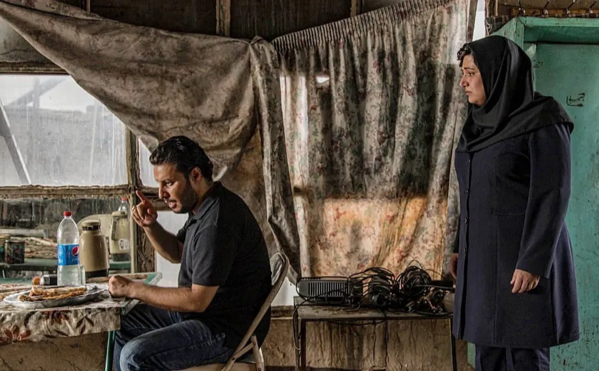 Baran Kosari and Javad Ezati in Alive (2019)